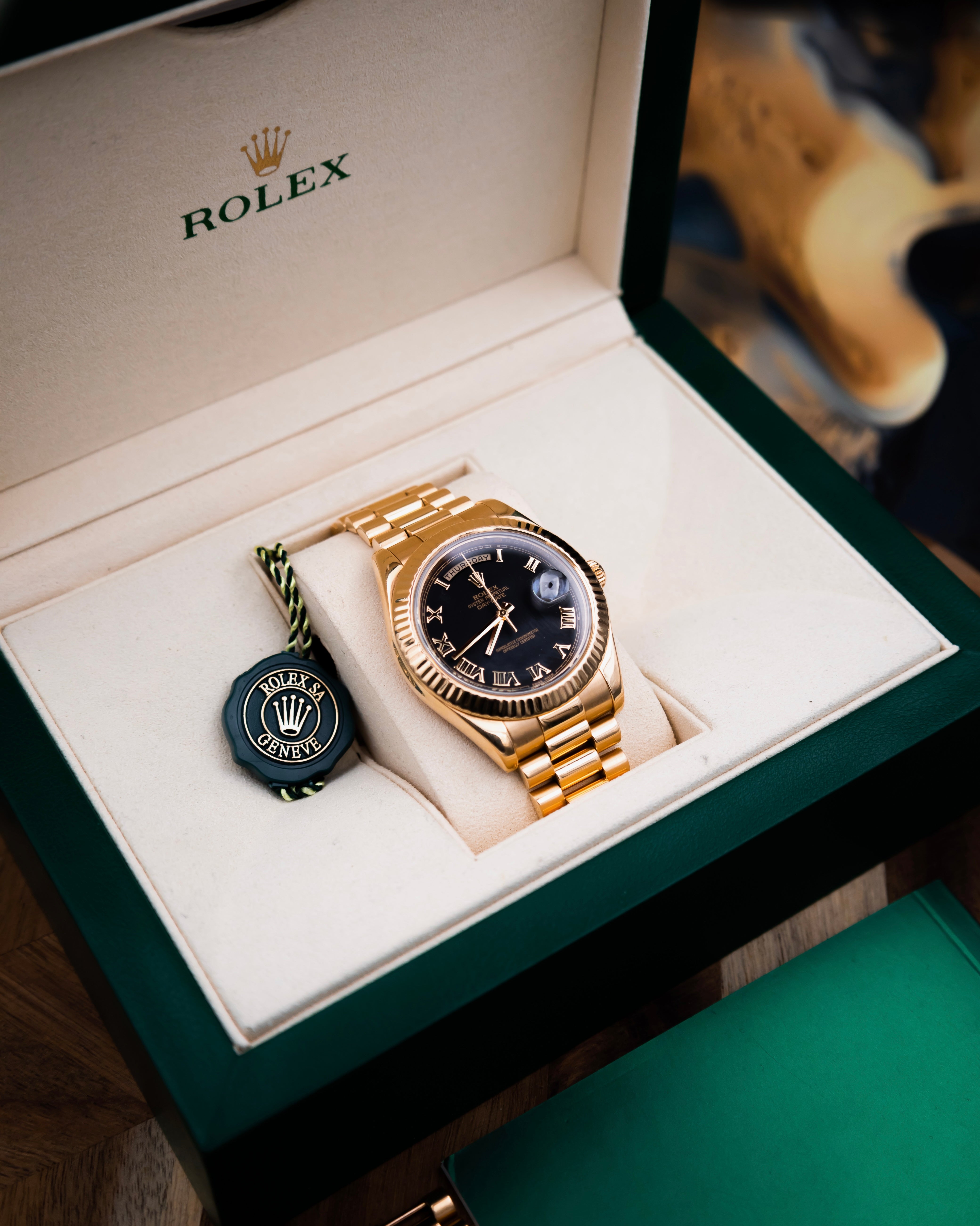 Rolex 218238 Day-Date II - black Roman dial
