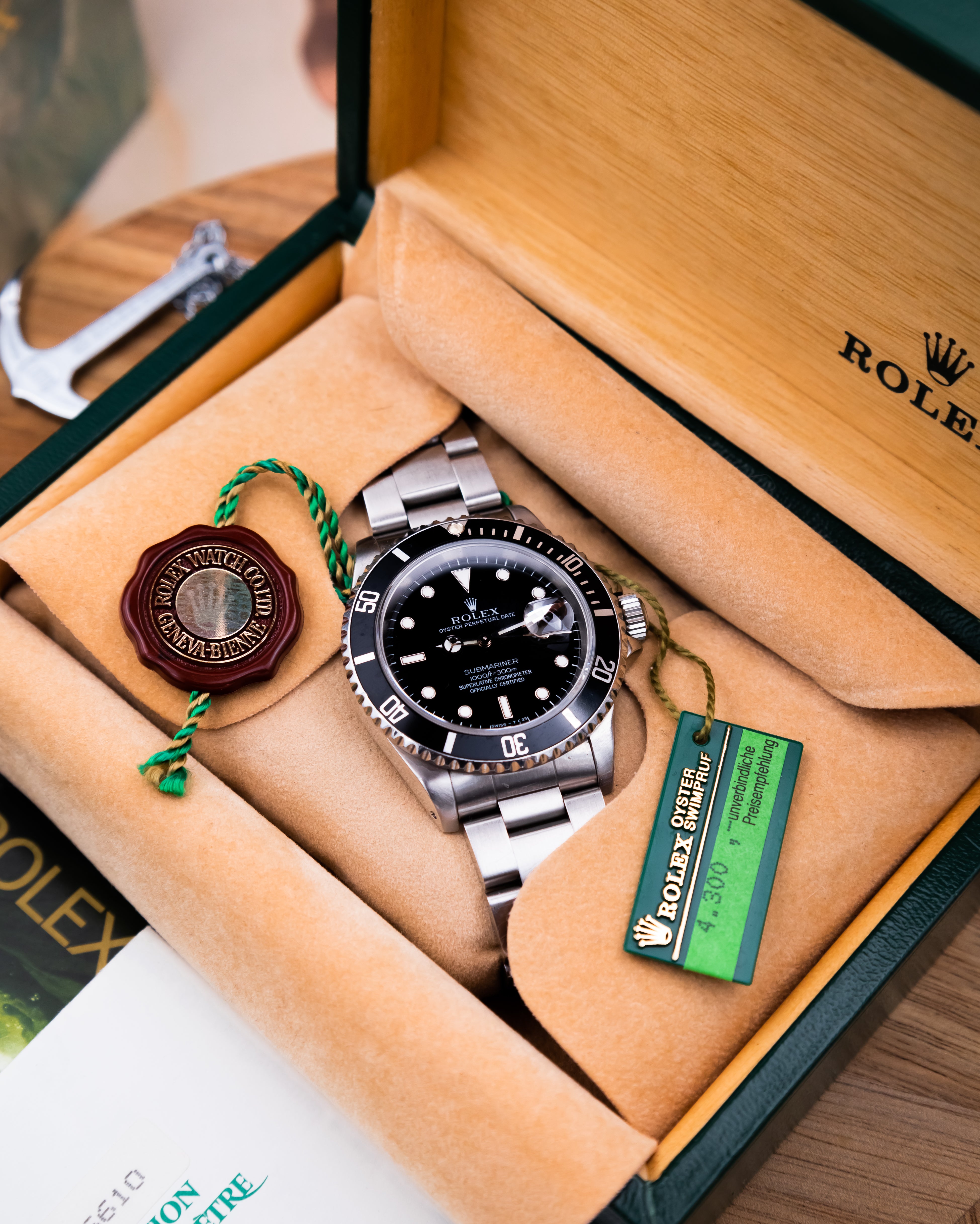 Rolex 16610 Submariner Date - Tritium dial