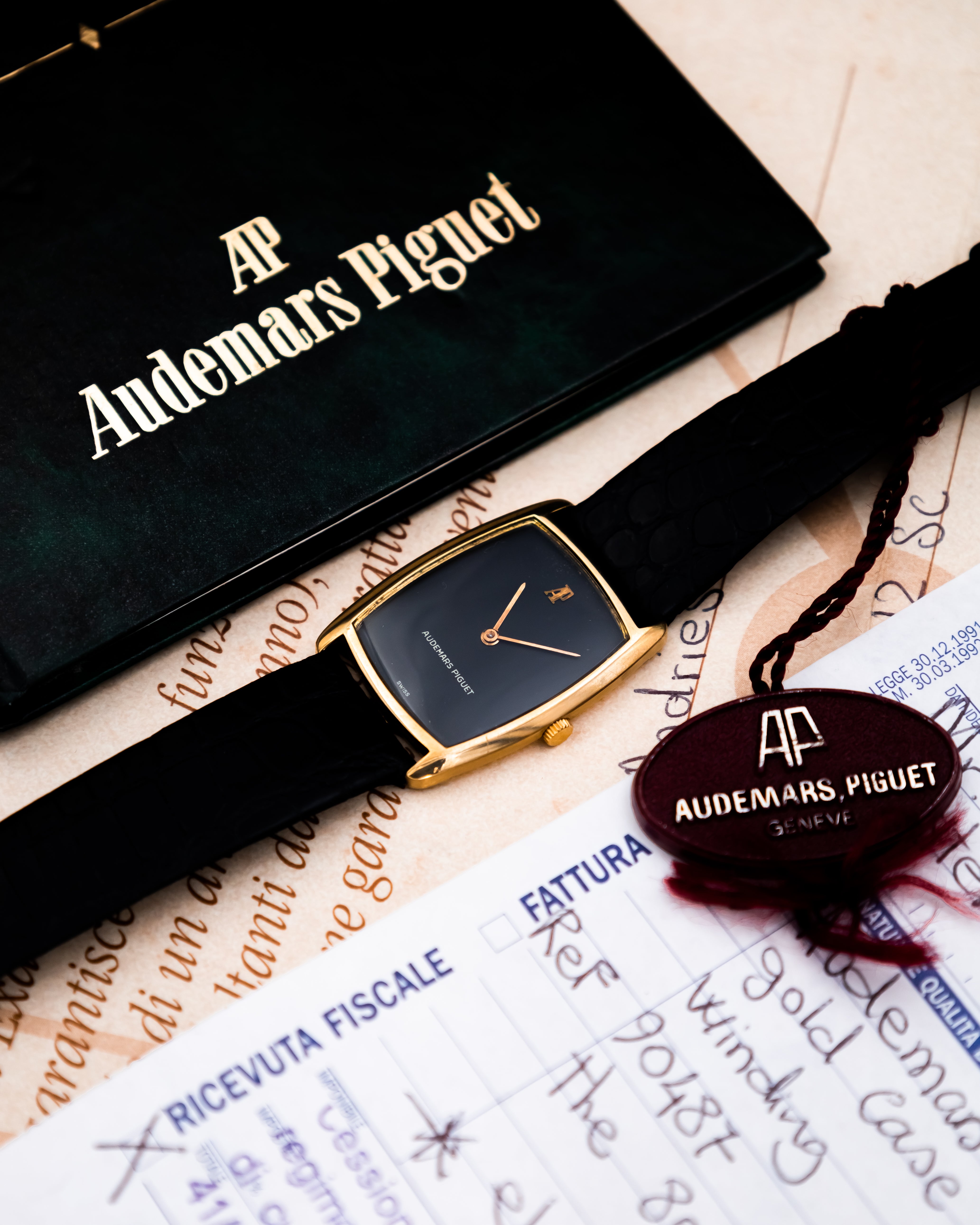 Audemars Piguet 18k gold - Black dial