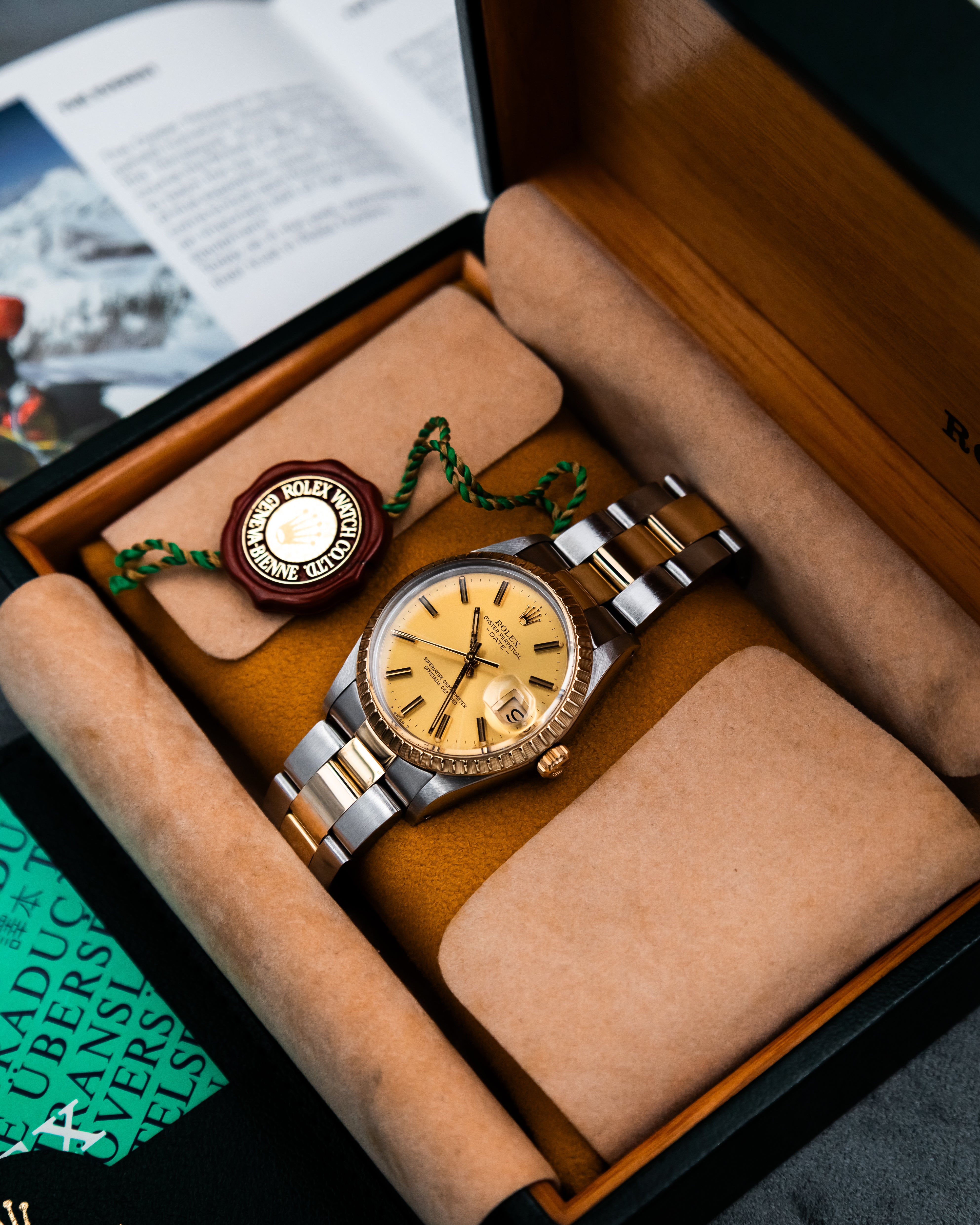 Rolex 15053 Oyster Perpetual Date - champagne dial