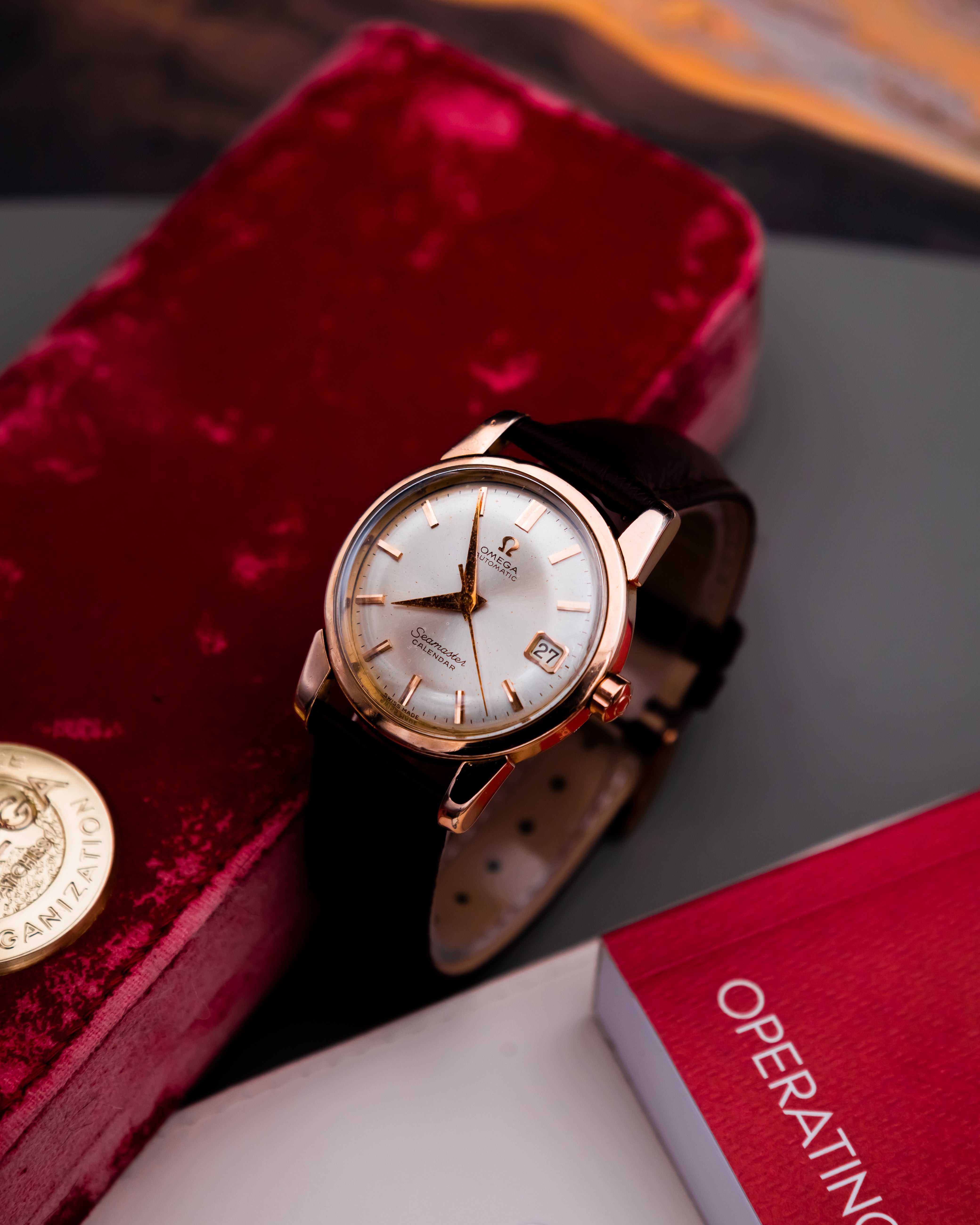Omega 2849 - 8SC Seamaster Calender - champagne dial