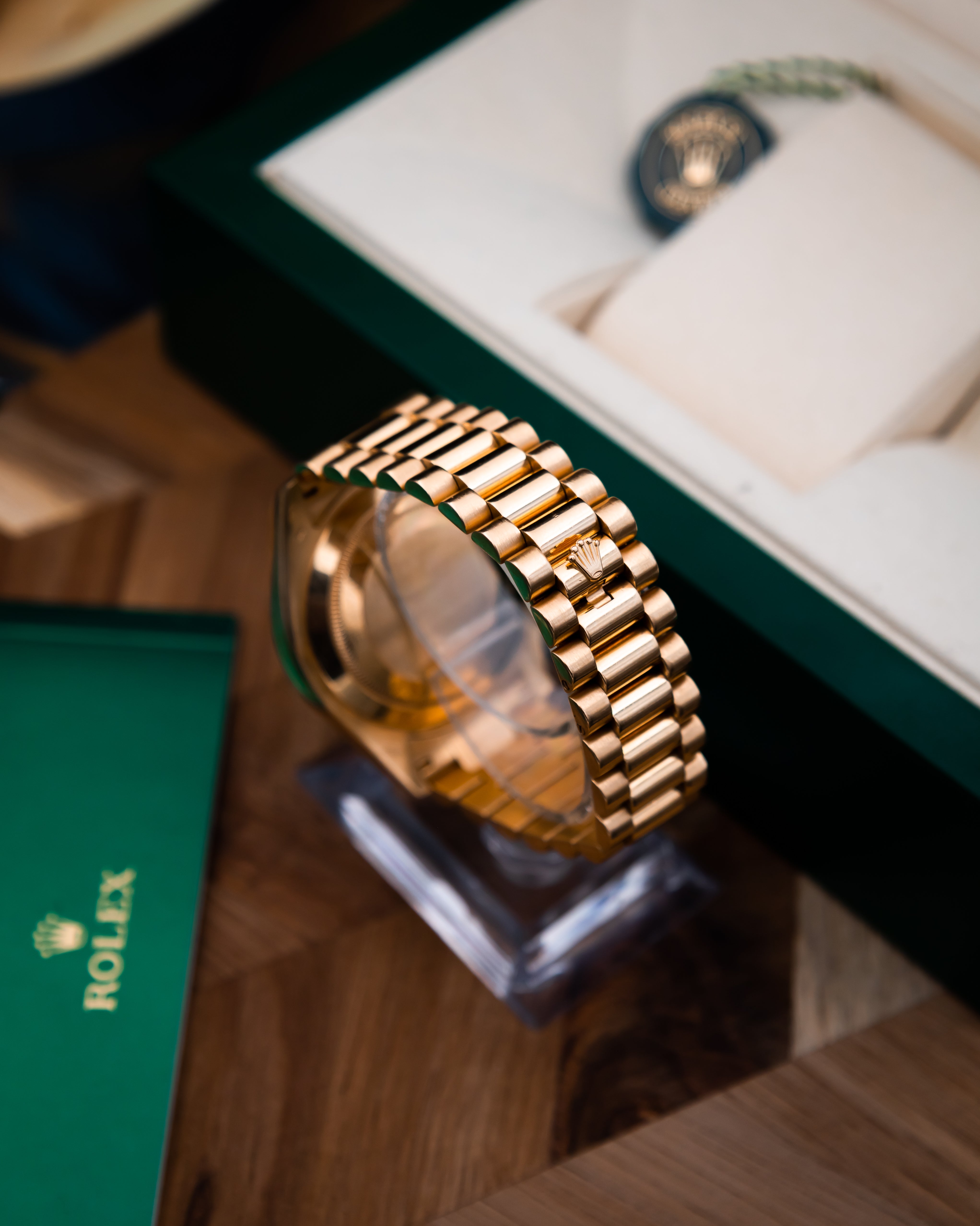 Rolex 218238 Day-Date II - black Roman dial