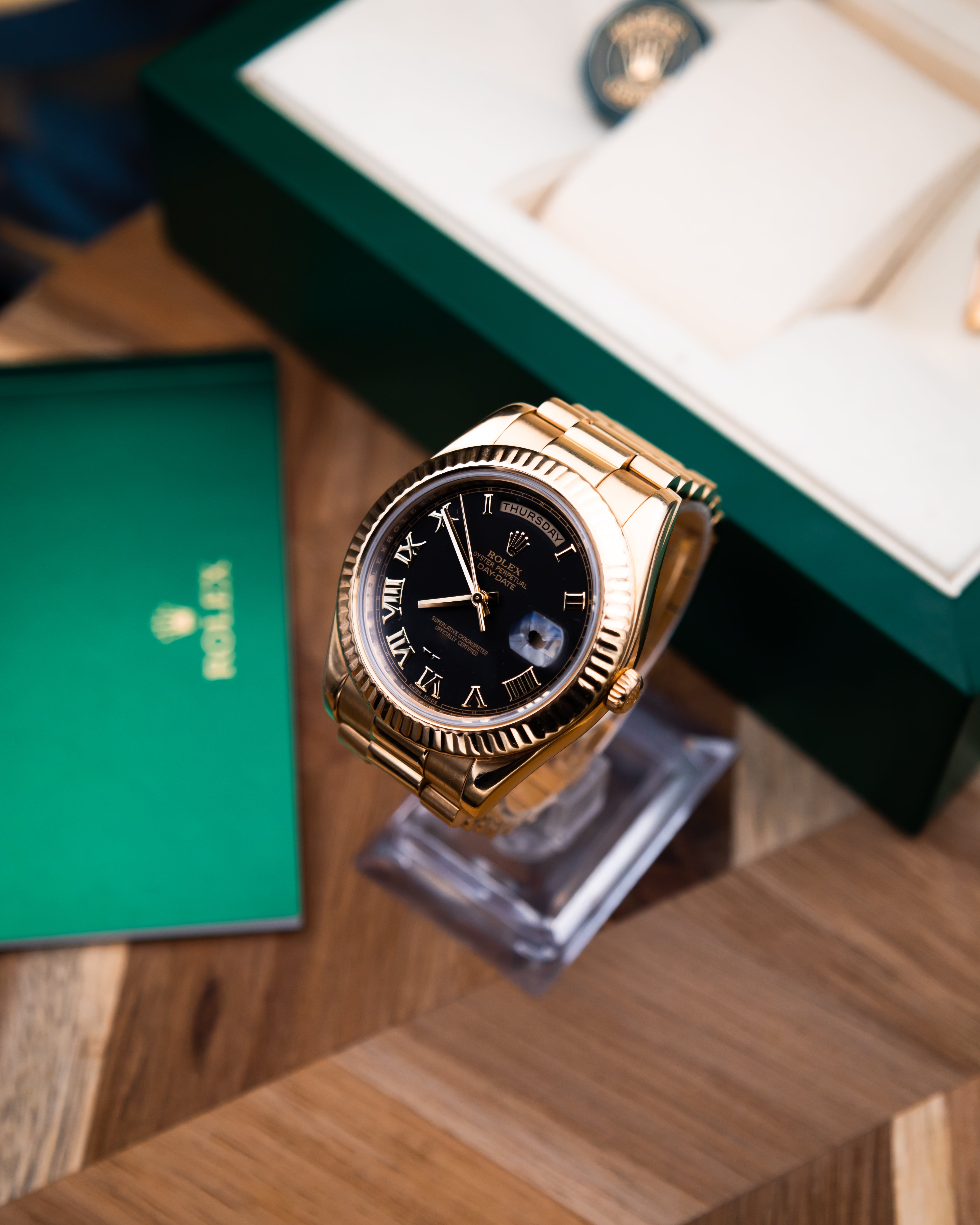 Rolex 218238 Day-Date II - black Roman dial