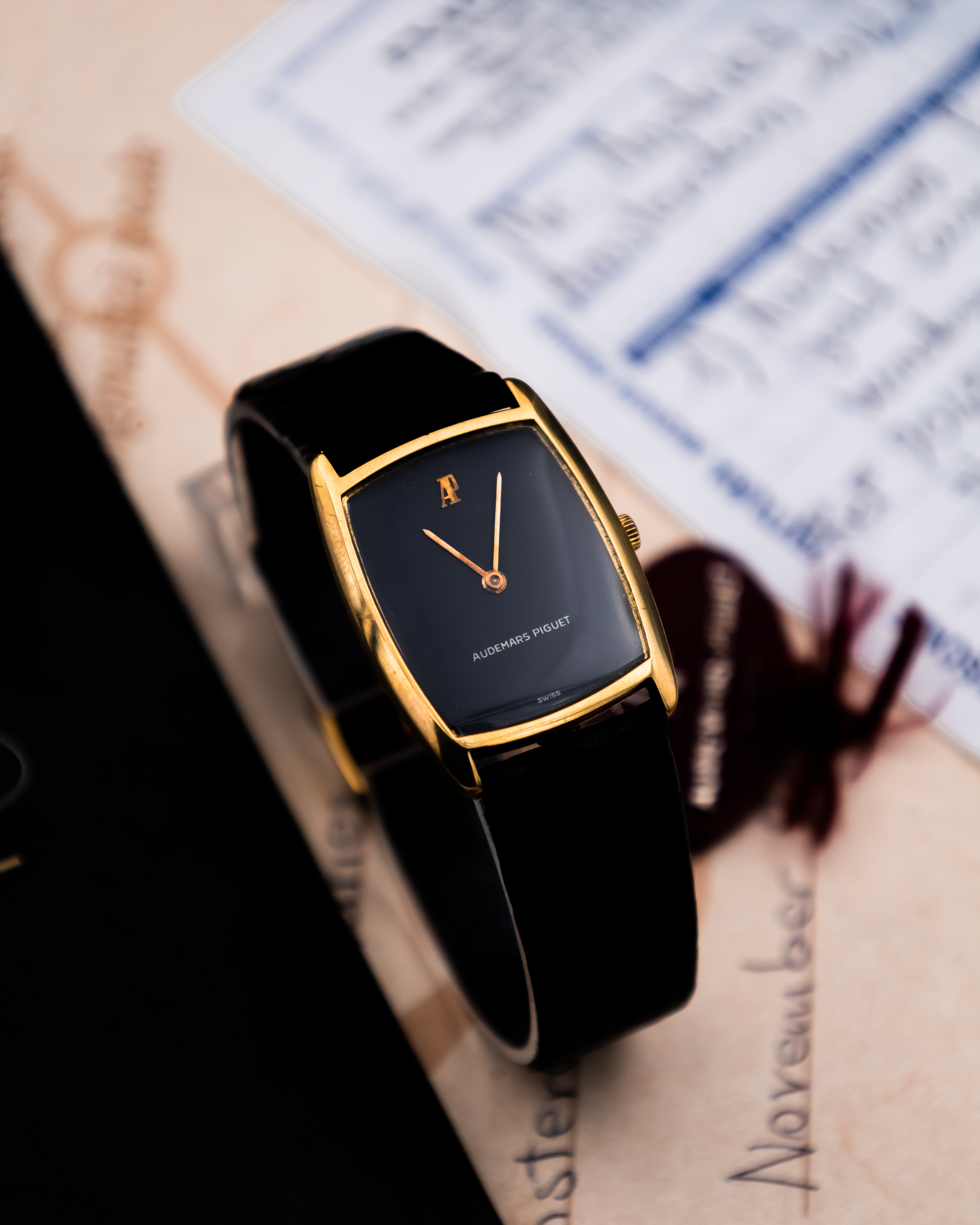 Audemars Piguet 18k gold - Black dial