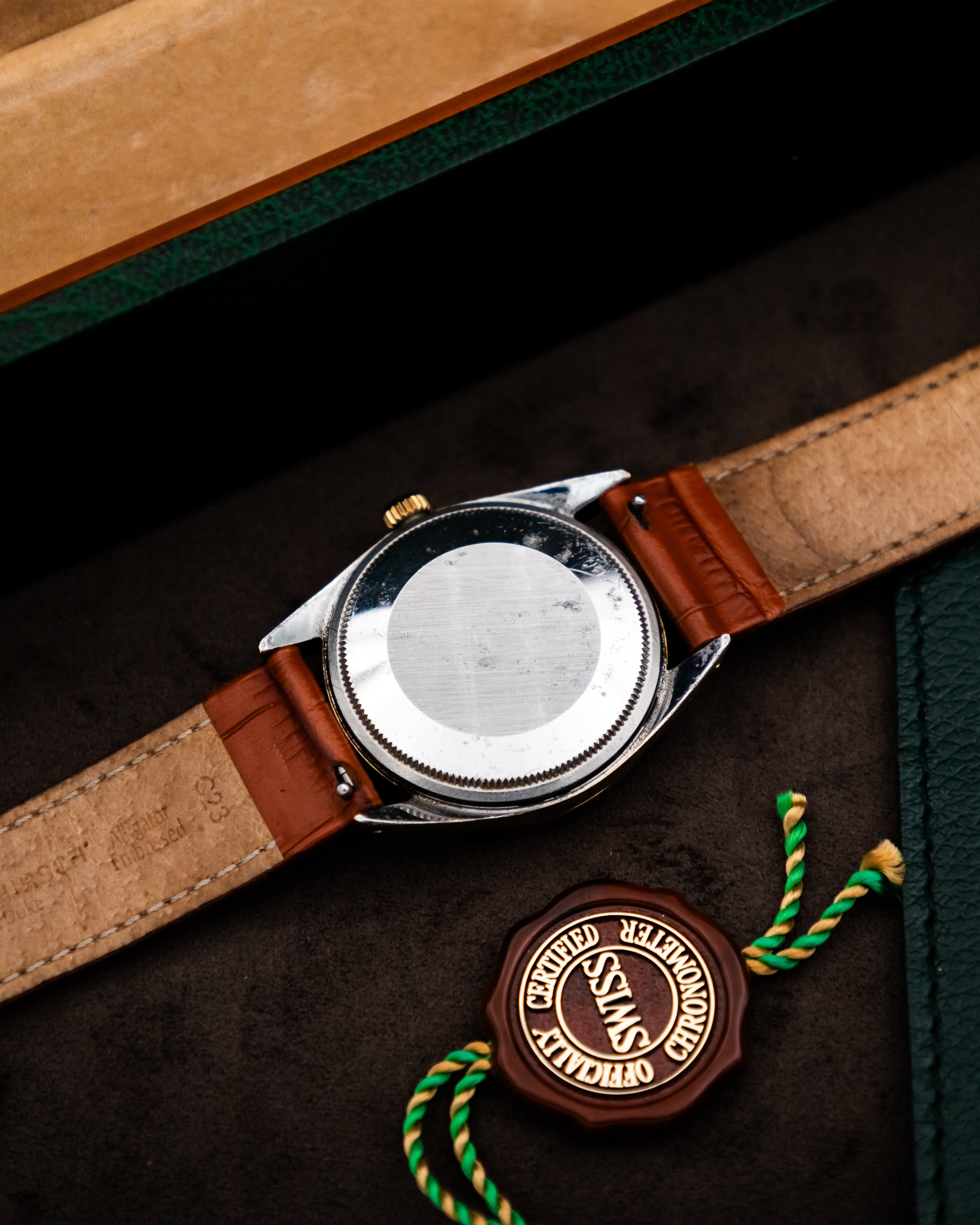 Rolex 1550 Perpetual Date - Gold dial