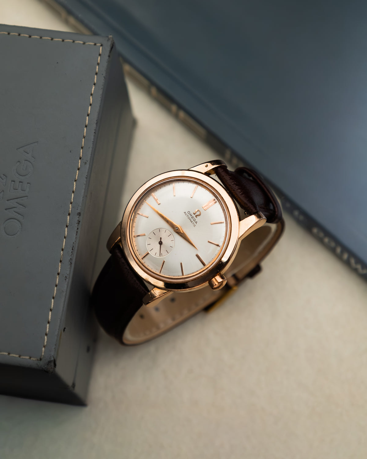Omega 2657 SC Bumper Rose Gold - white dial