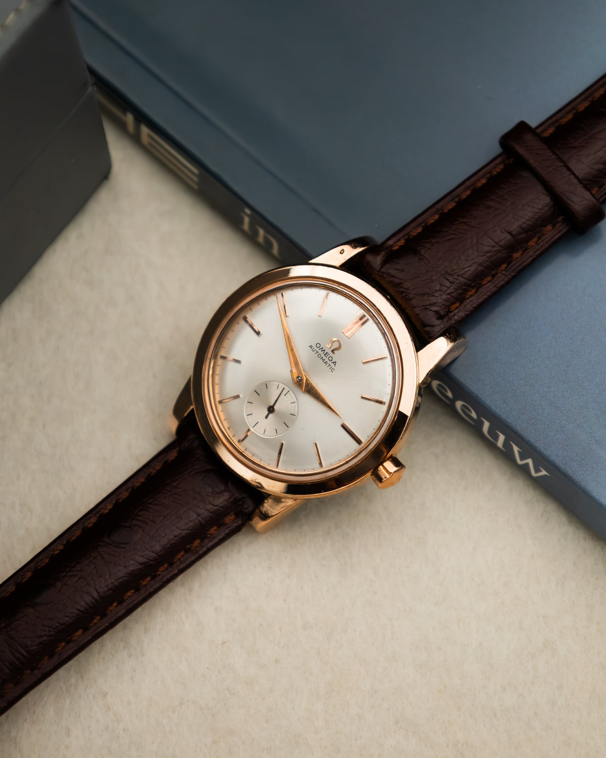 Omega 2657 SC Bumper Rose Gold - white dial