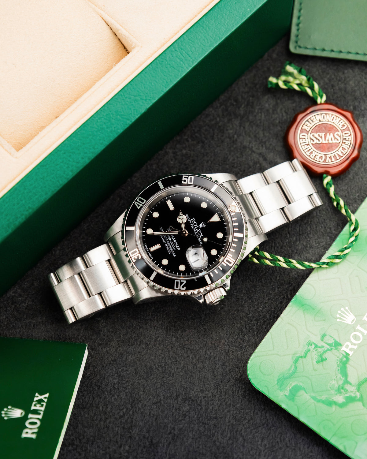 Rolex 16610T Submariner Date - black Swiss made dial