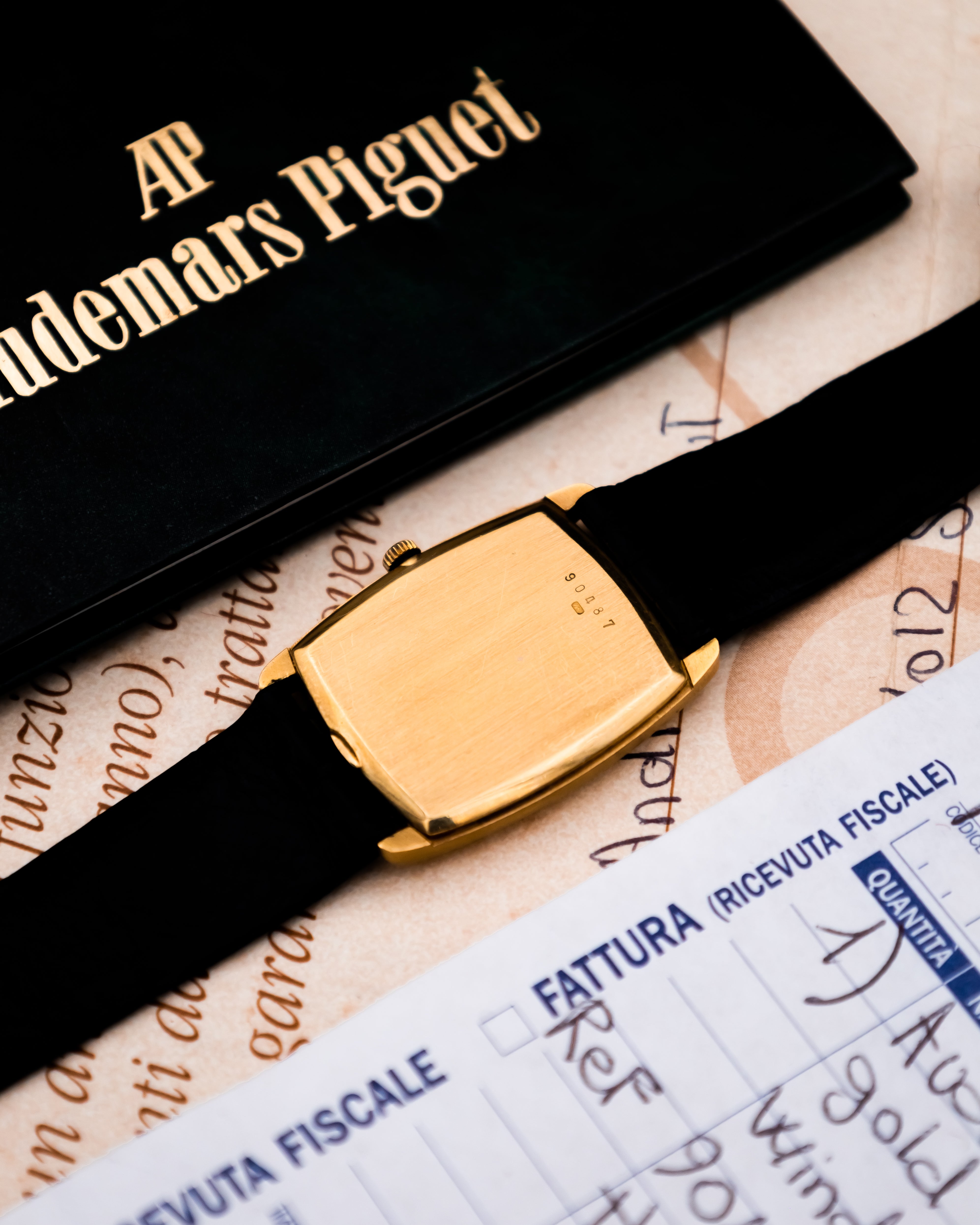 Audemars Piguet 18k gold - Black dial