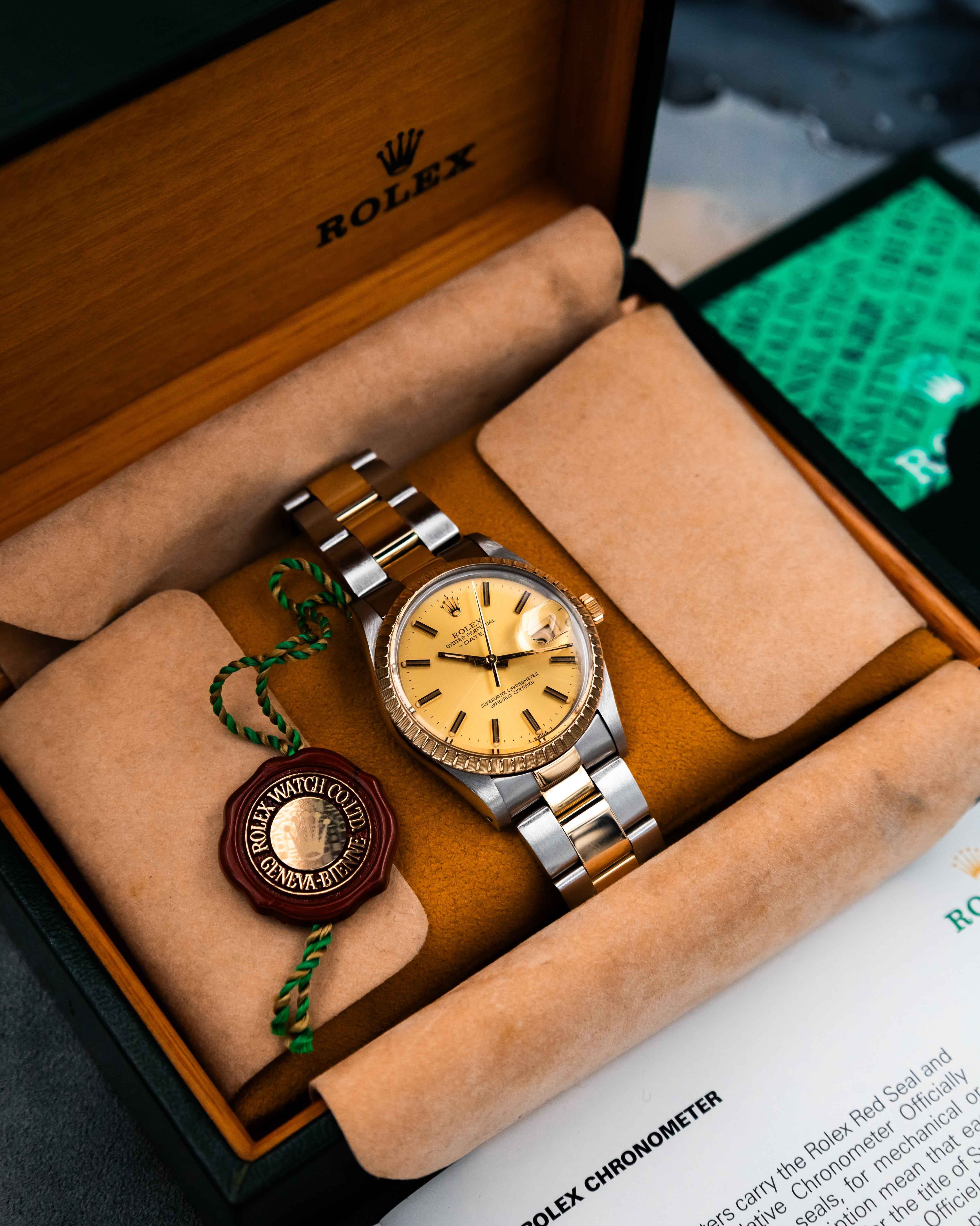 Rolex 15053 Oyster Perpetual Date - champagne dial