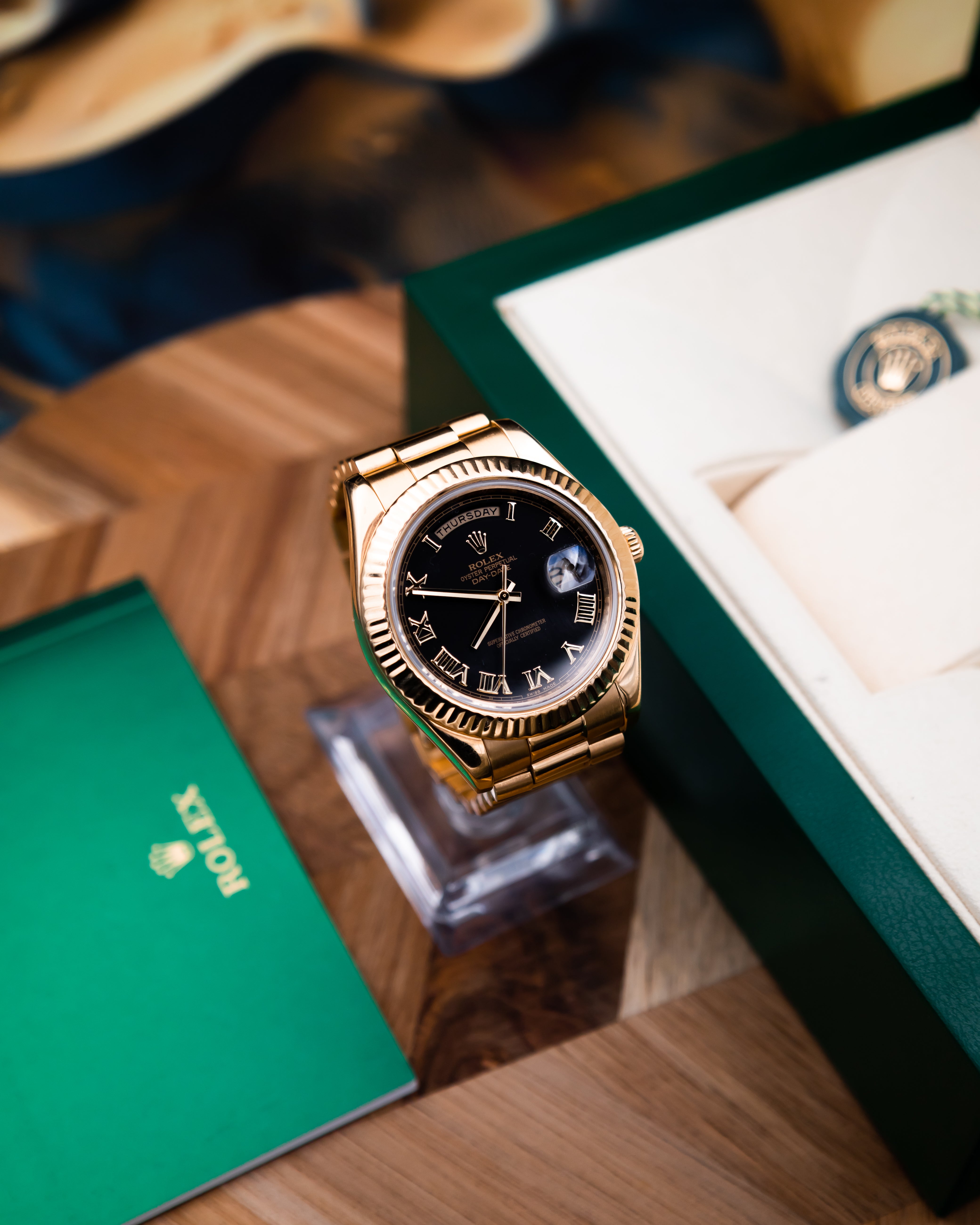 Rolex 218238 Day-Date II - black Roman dial