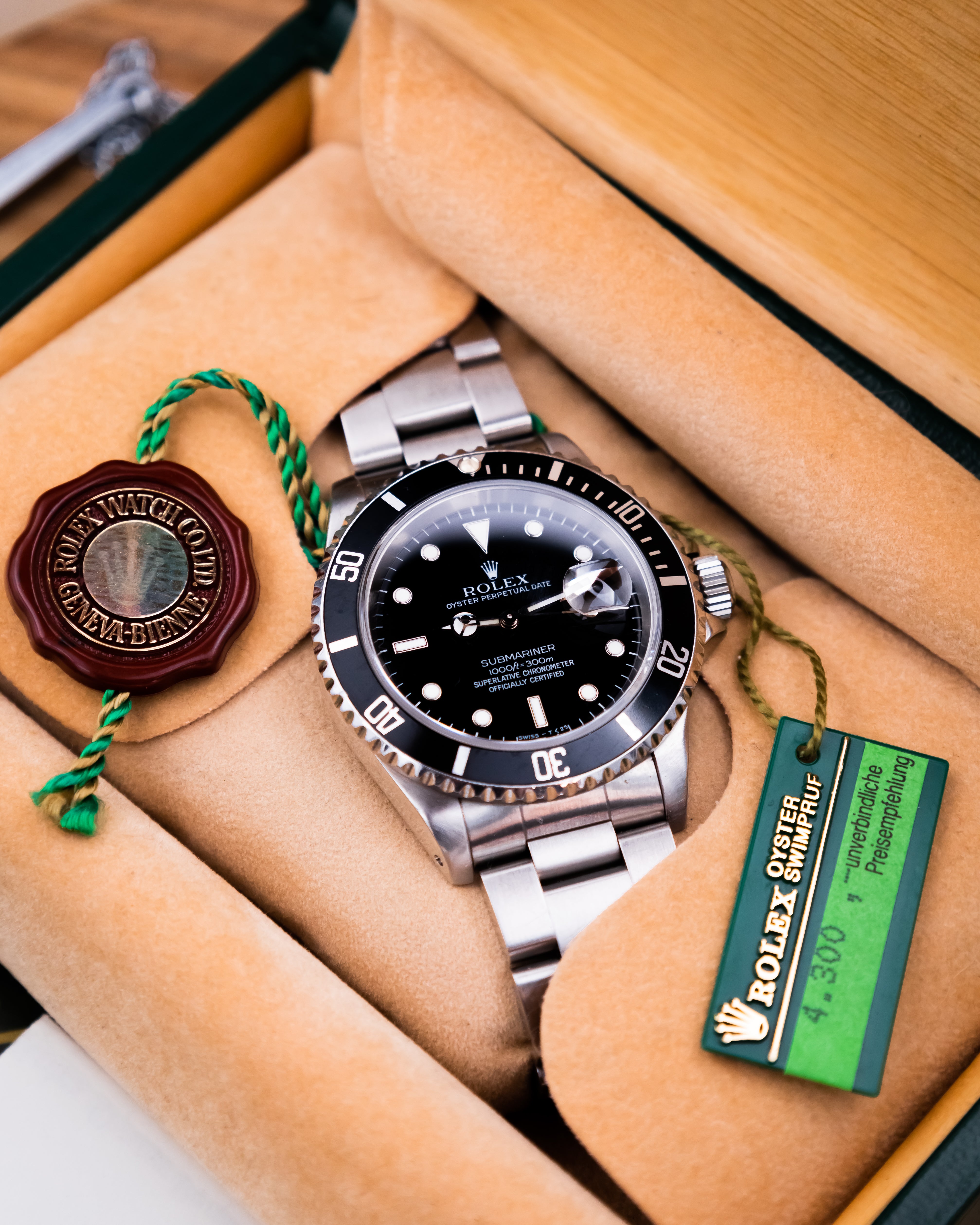 Rolex 16610 Submariner Date - Tritium dial