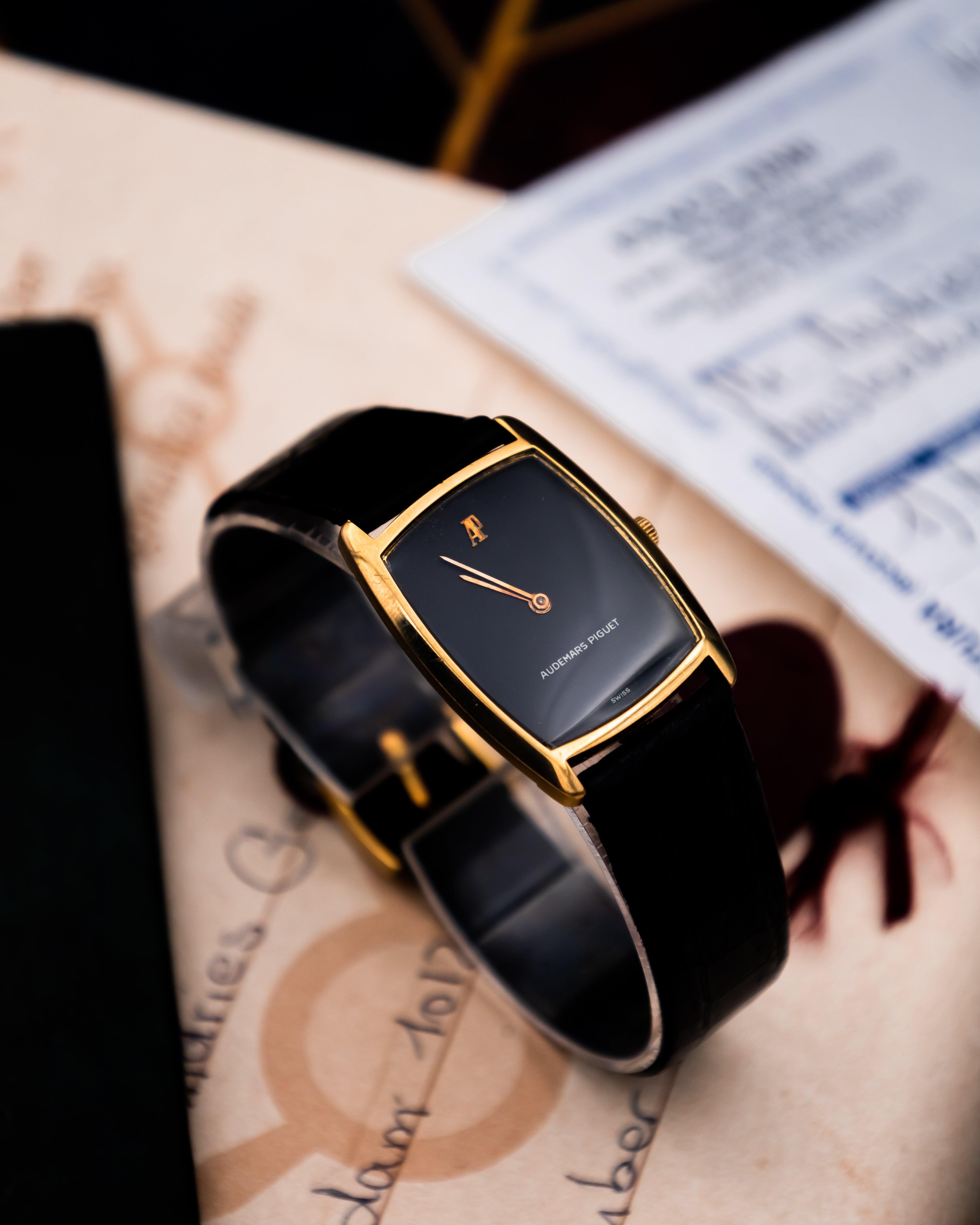 Audemars Piguet 18k gold - Black dial