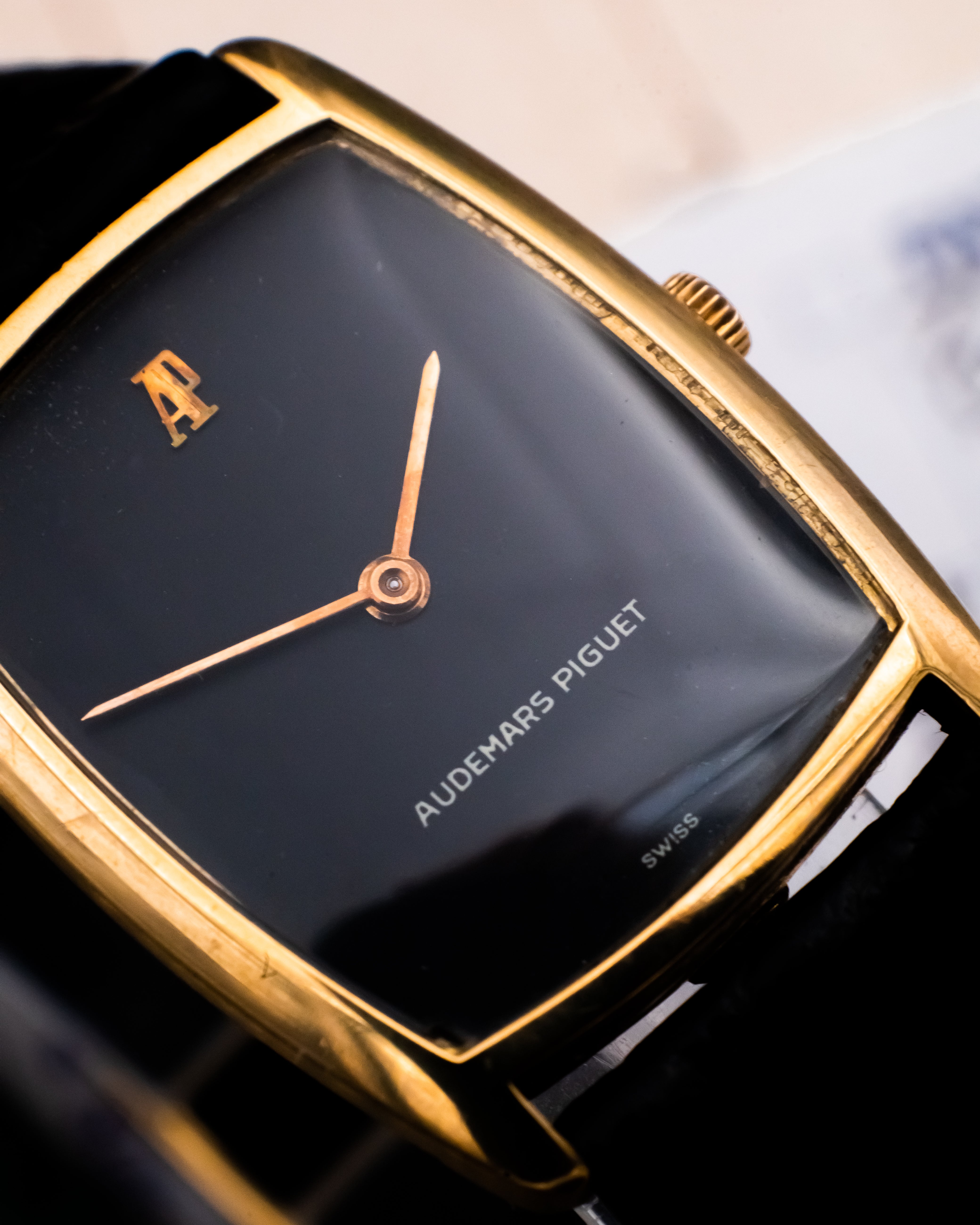 Audemars Piguet 18k gold - Black dial