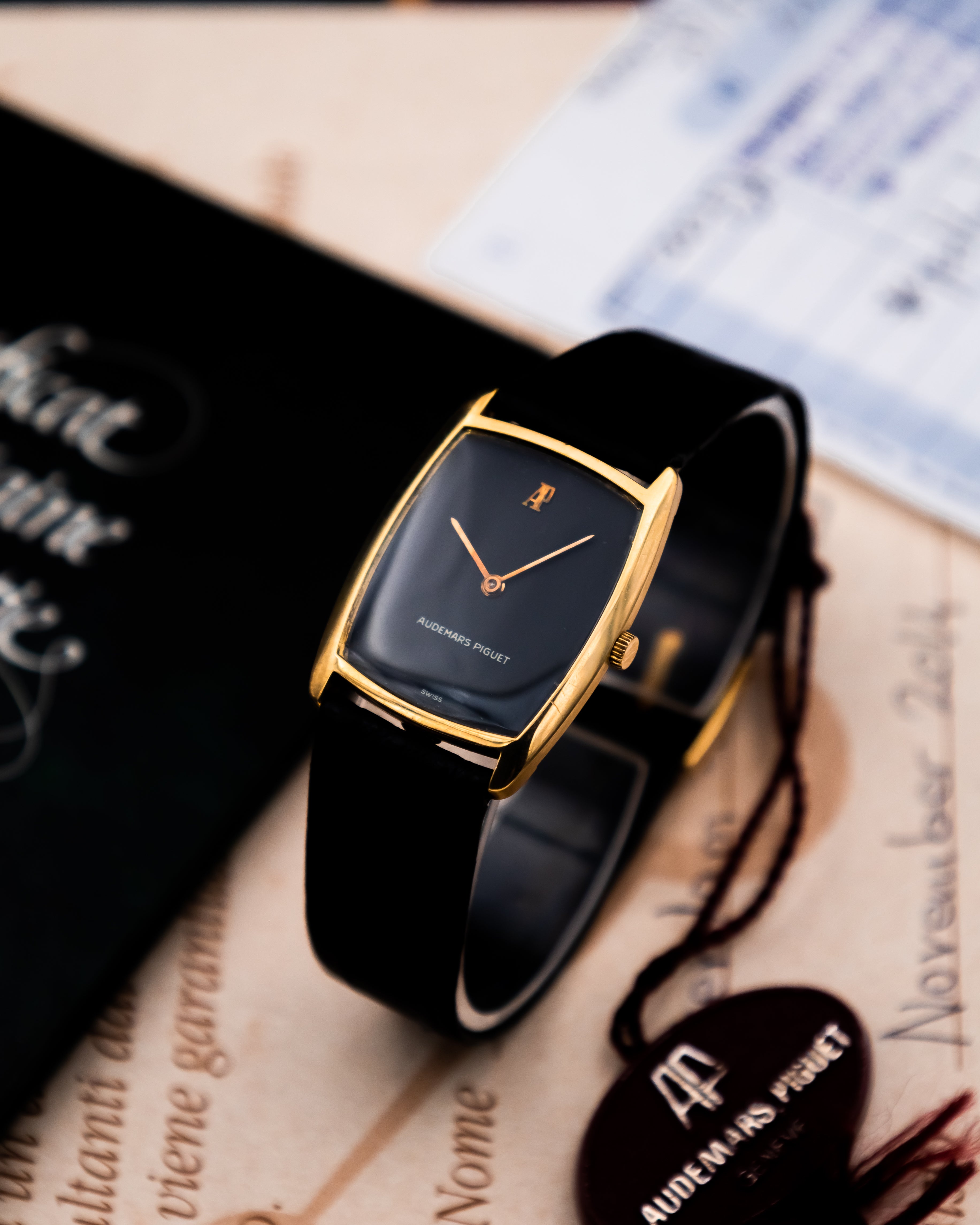 Audemars Piguet 18k gold - Black dial