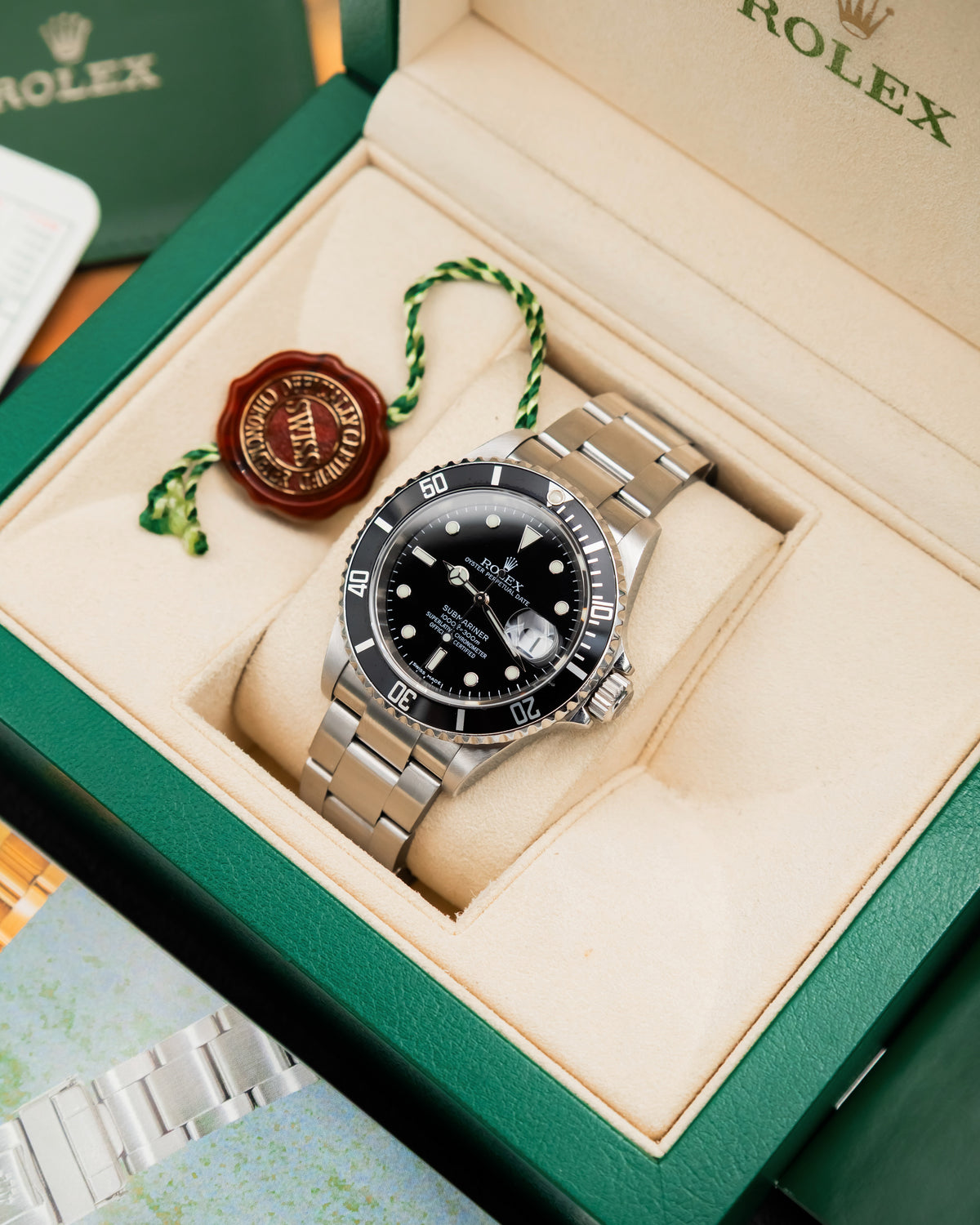 Rolex 16610T Submariner Date - black Swiss made dial