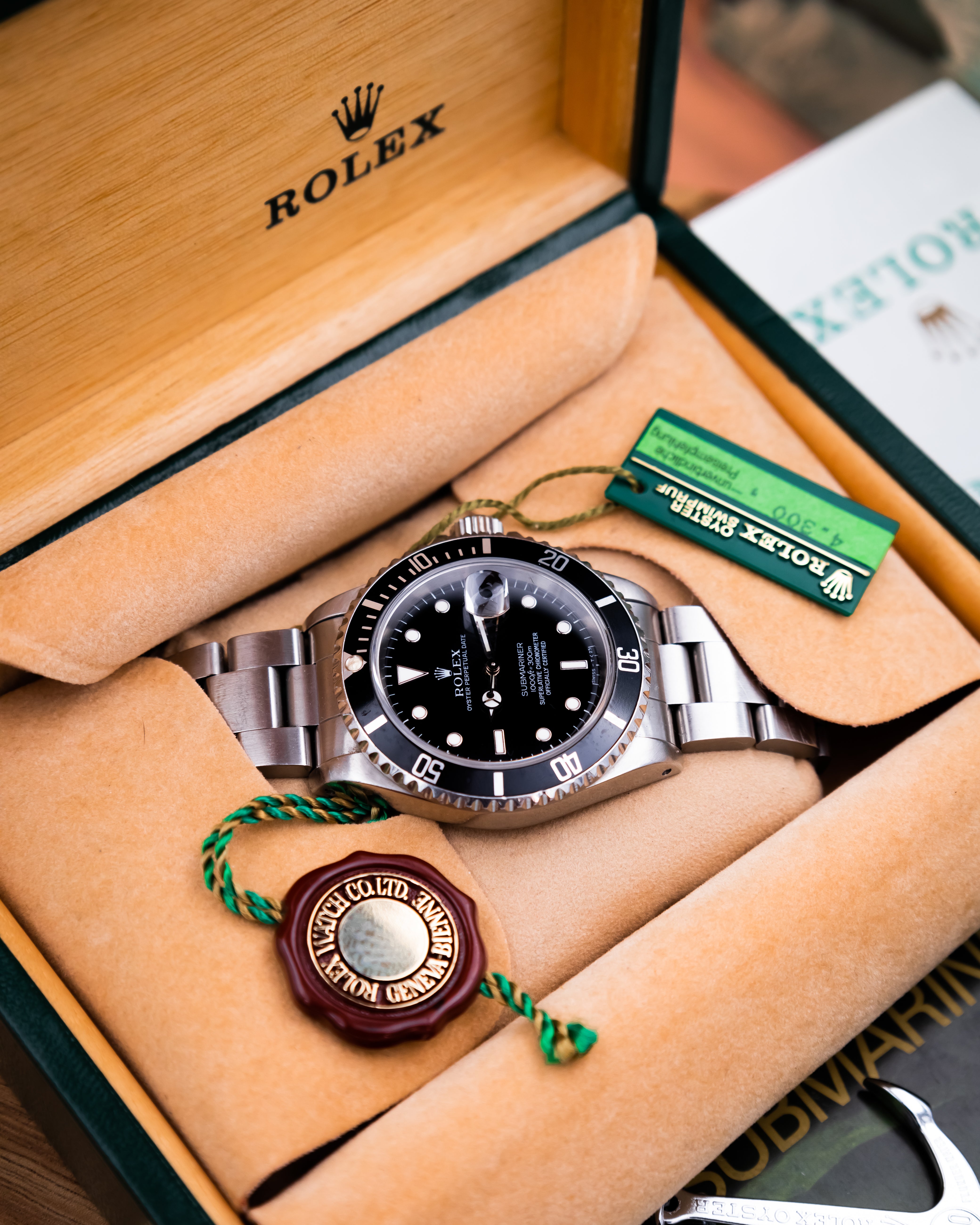 Rolex 16610 Submariner Date - Tritium dial