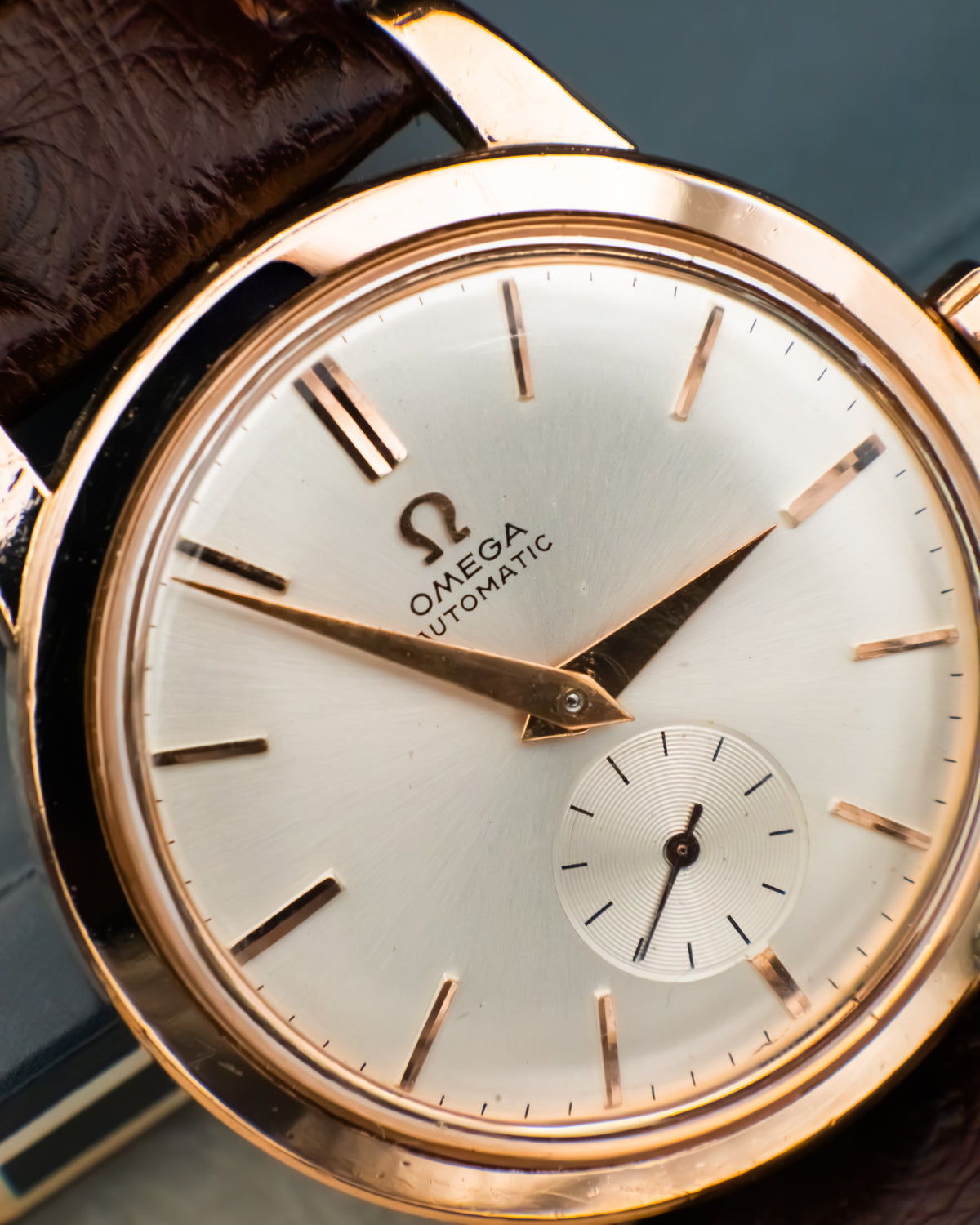 Omega 2657 SC Bumper Rose Gold - white dial