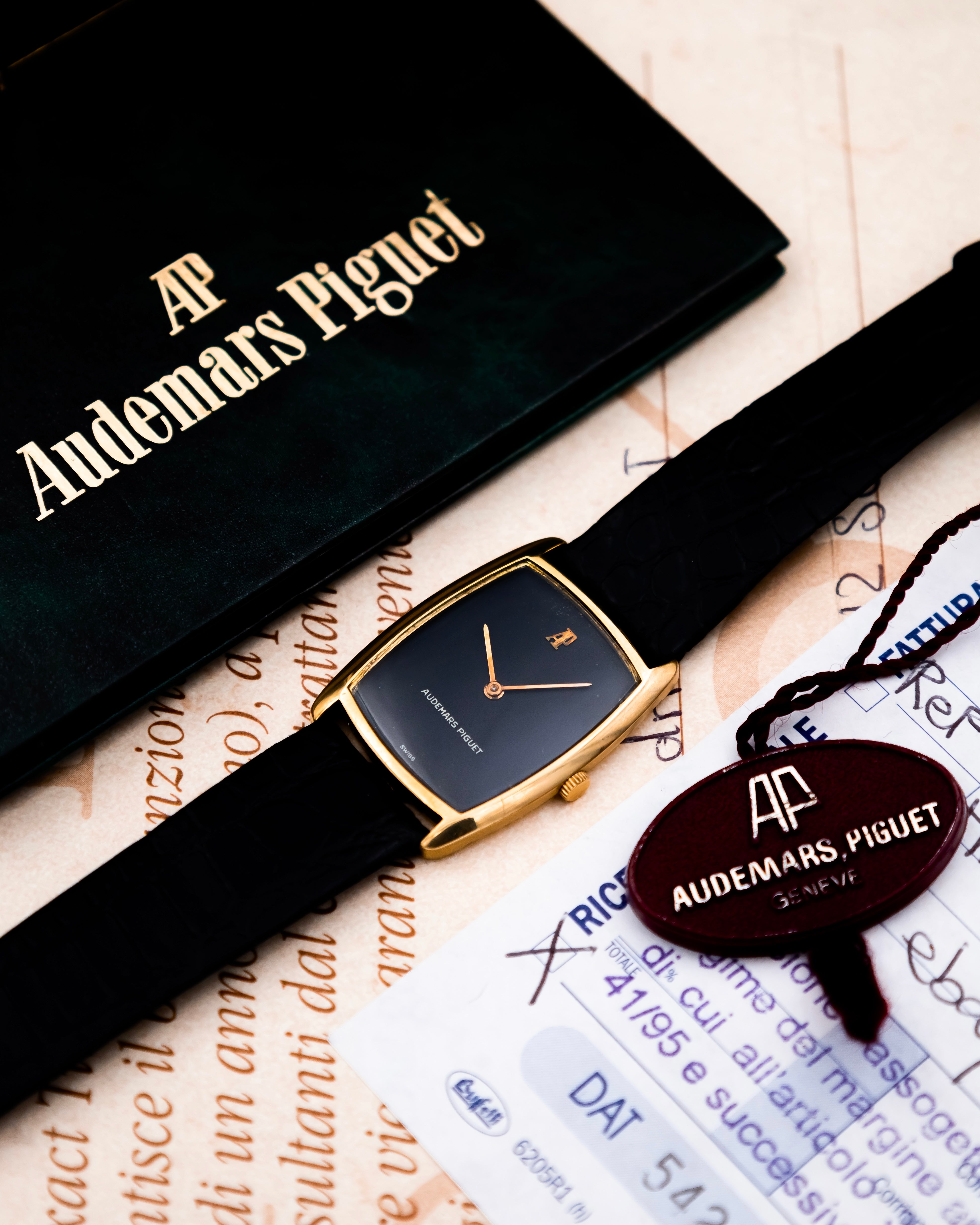 Audemars Piguet 18k gold - Black dial
