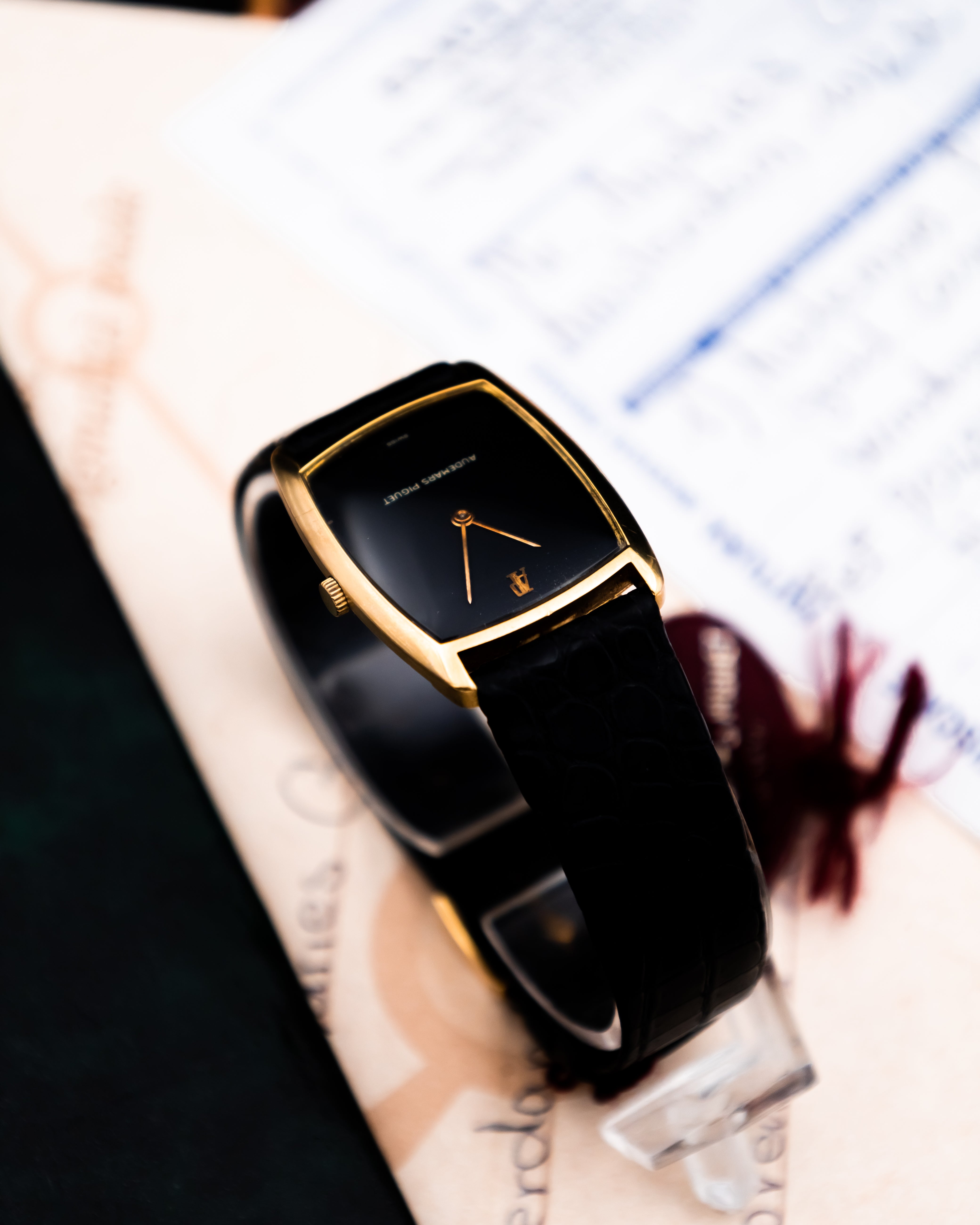 Audemars Piguet 18k gold - Black dial