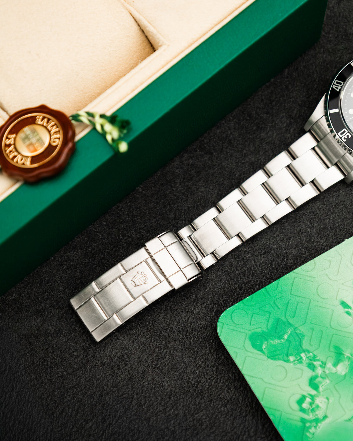 Rolex 16610T Submariner Date - black Swiss made dial