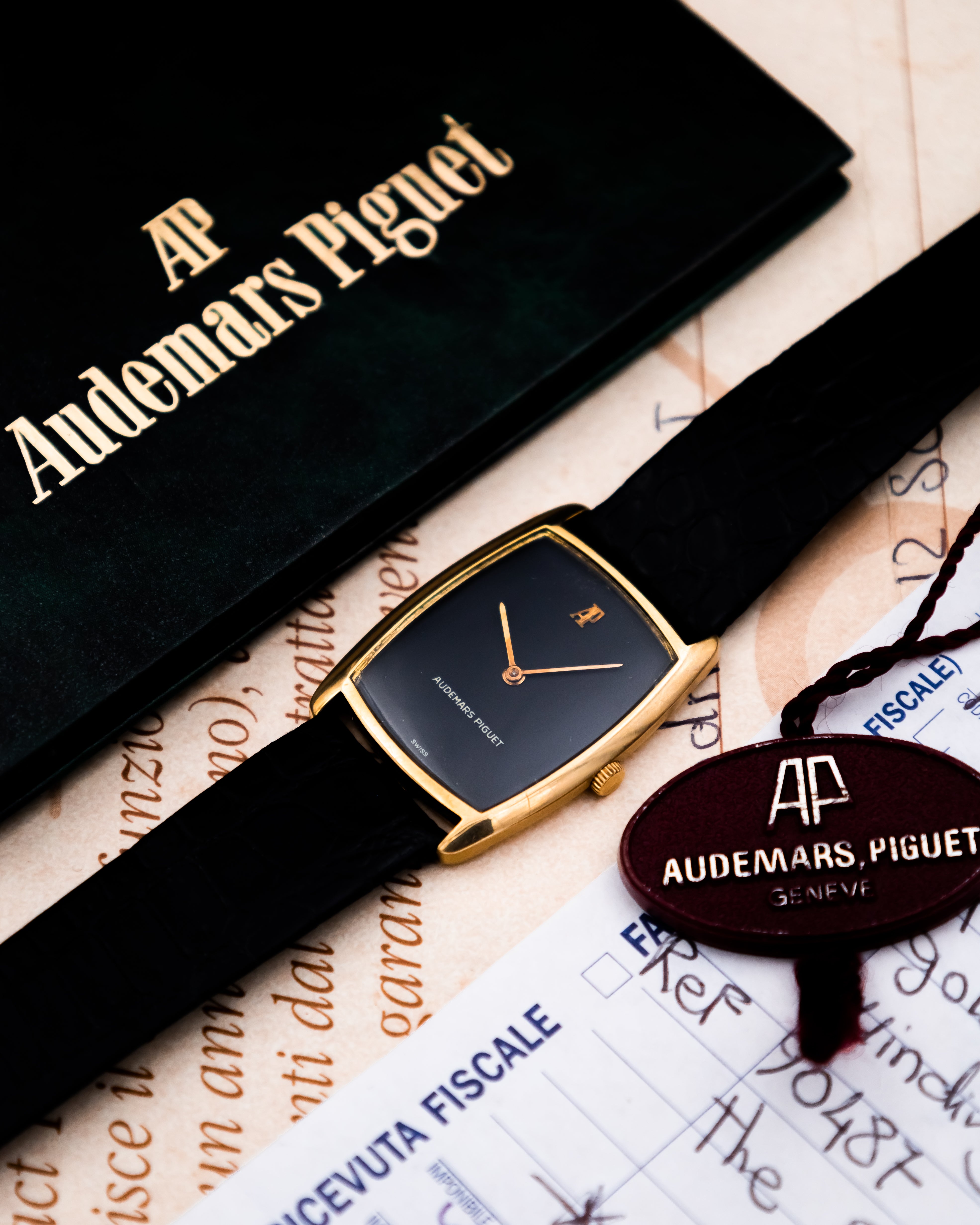 Audemars Piguet 18k gold - Black dial