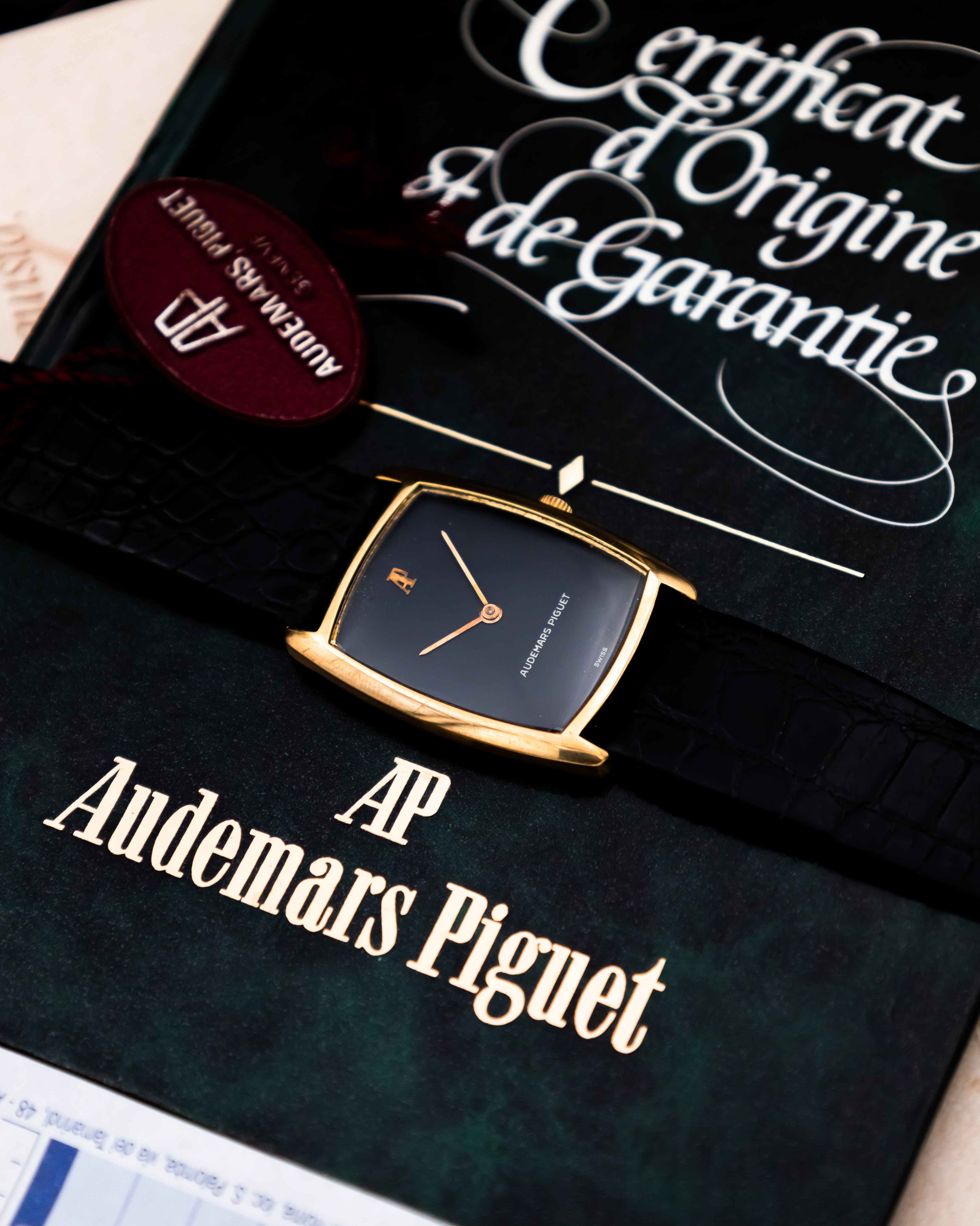 Audemars Piguet 18k gold - Black dial