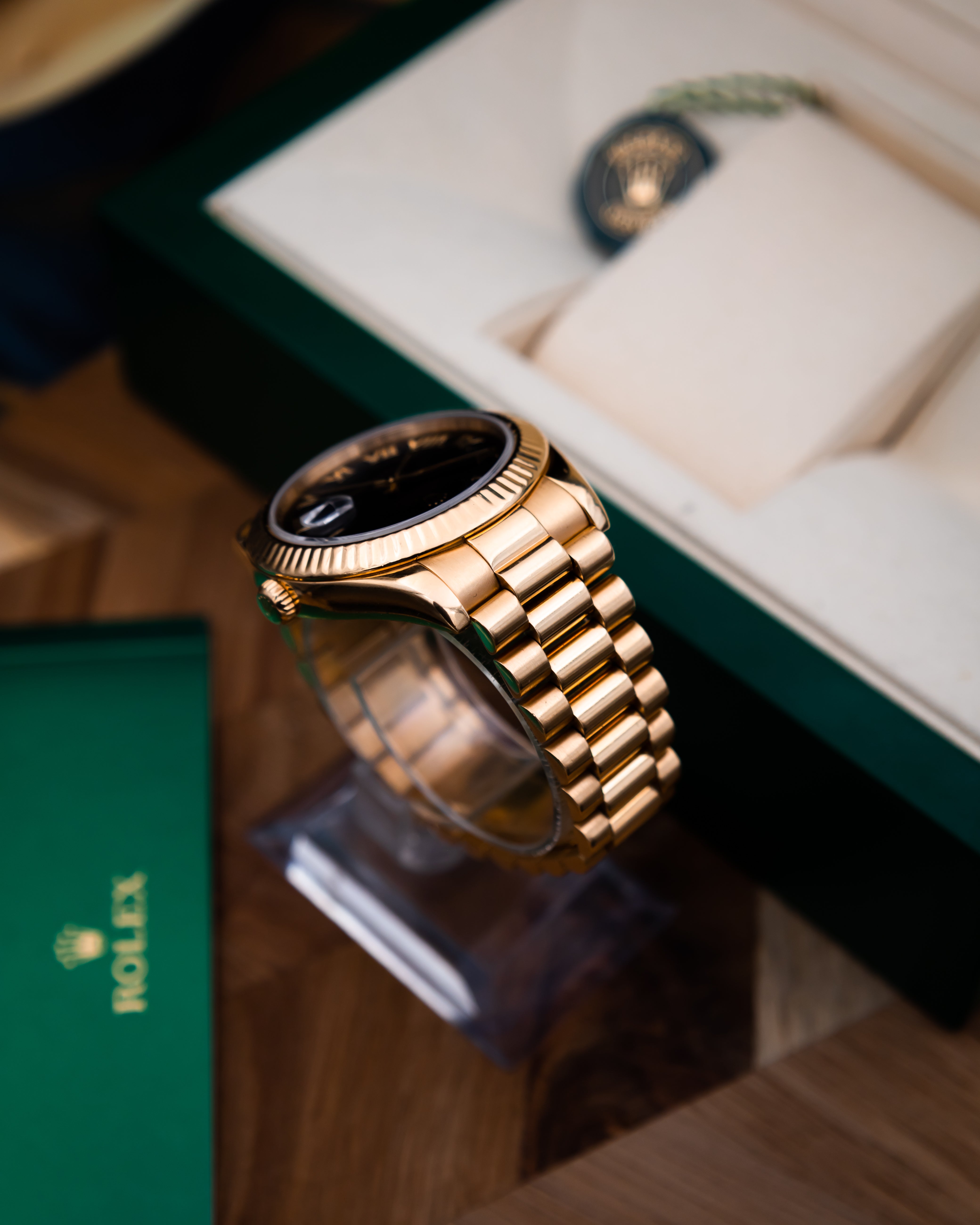 Rolex 218238 Day-Date II - black Roman dial