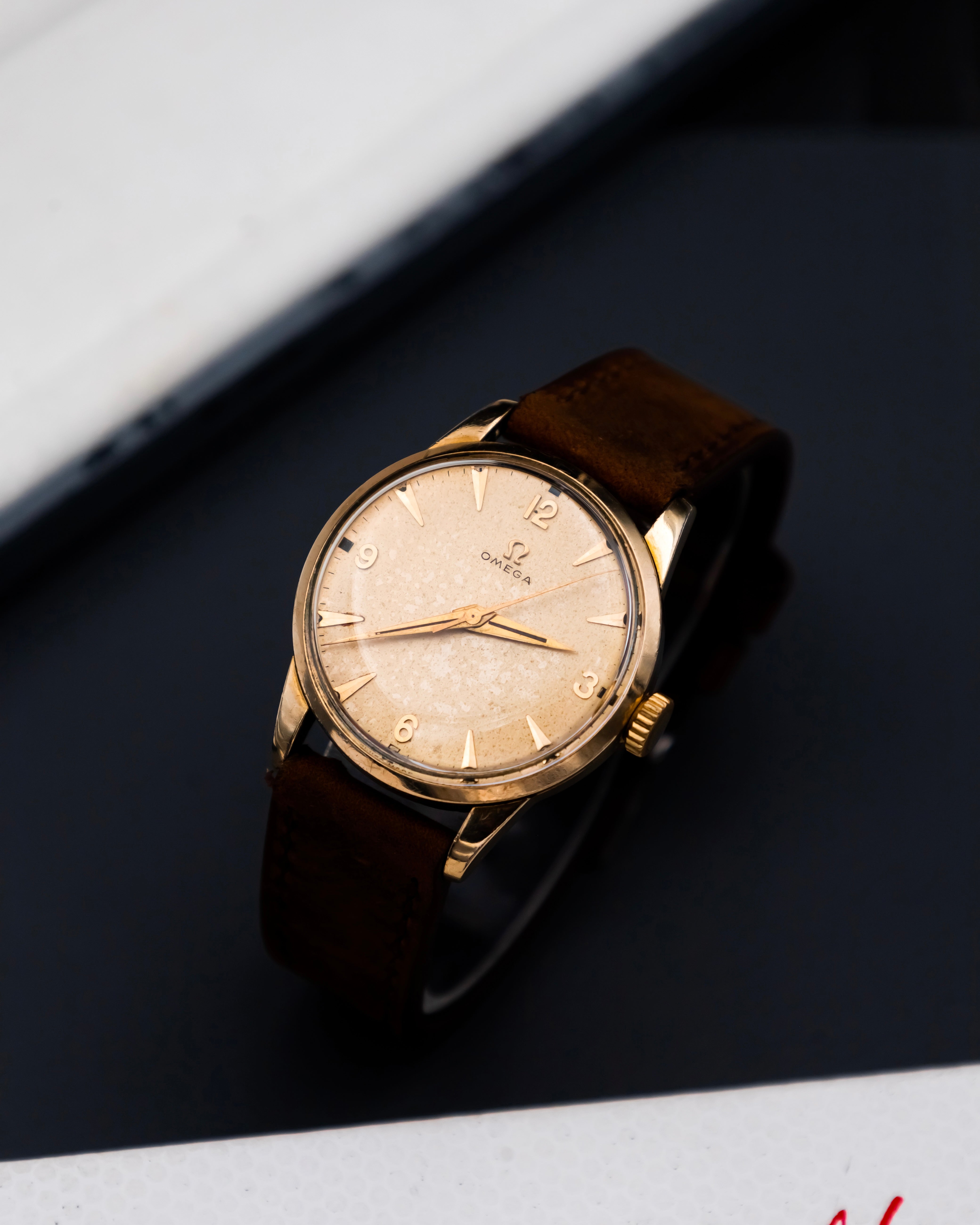 Omega 2513 - 7 - champagne dial