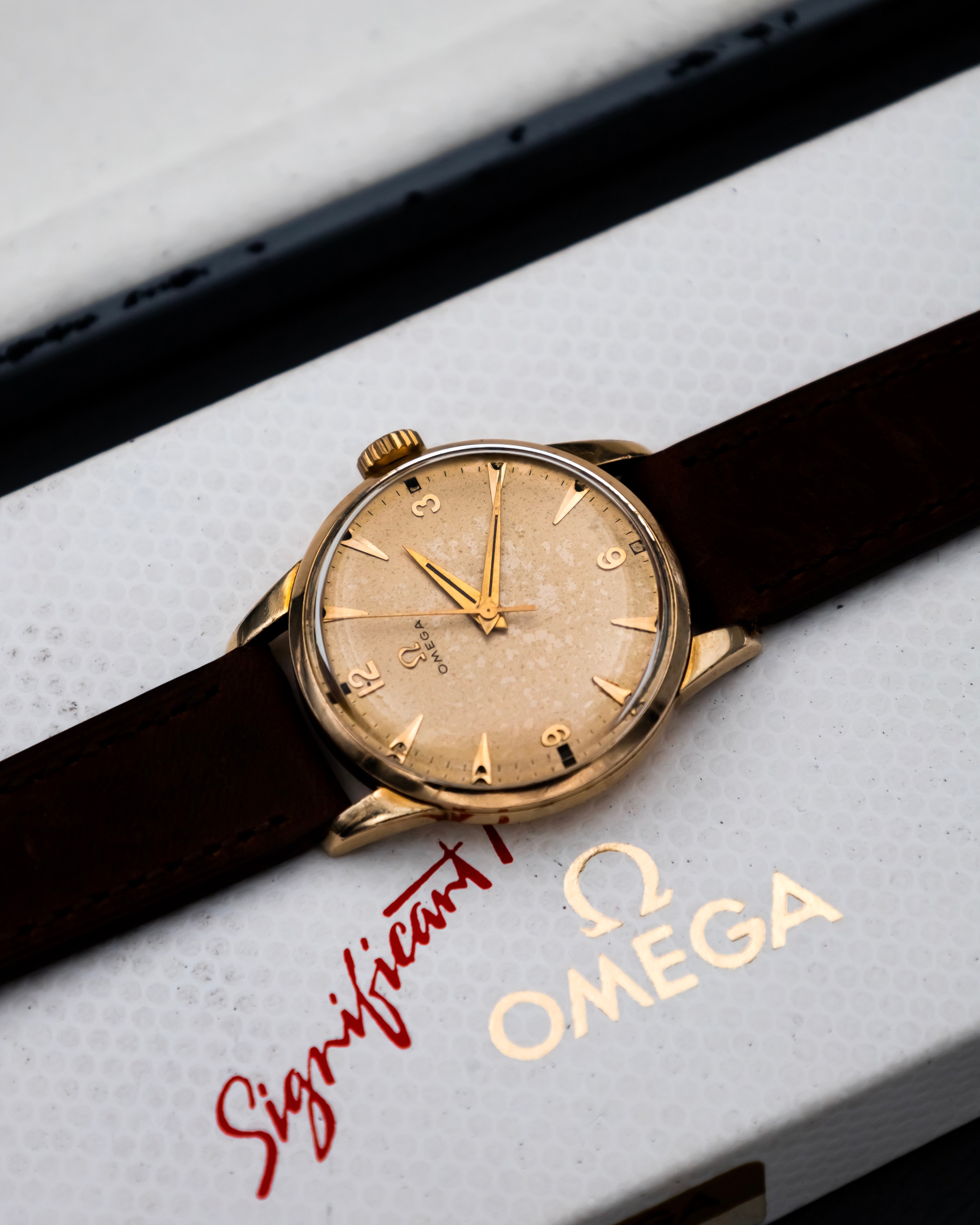 Omega 2513 - 7 - champagne dial