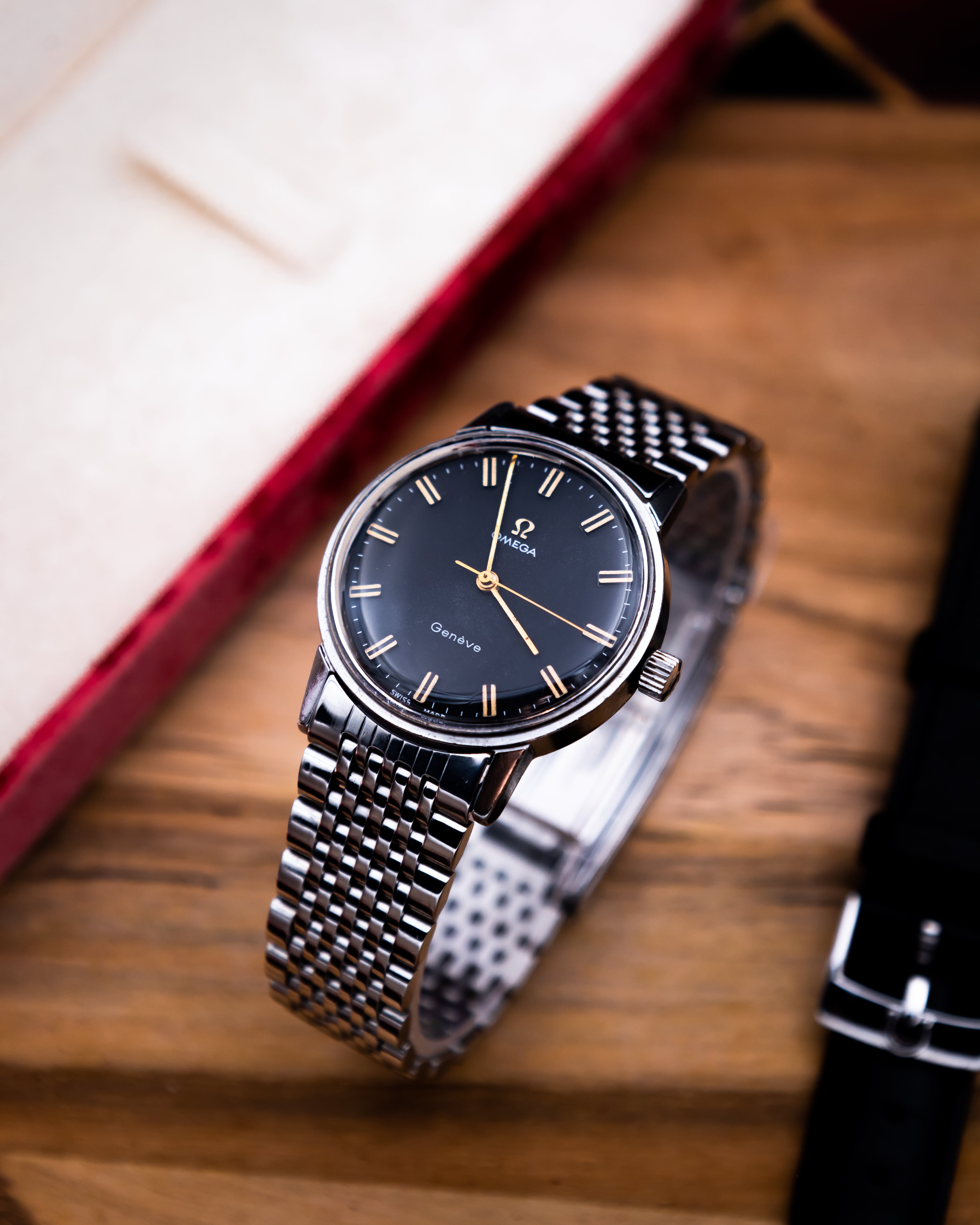 Omega 135.011 Genève - black dial