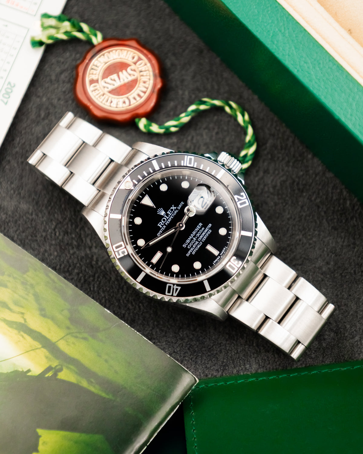 Rolex 16610T Submariner Date - black Swiss made dial
