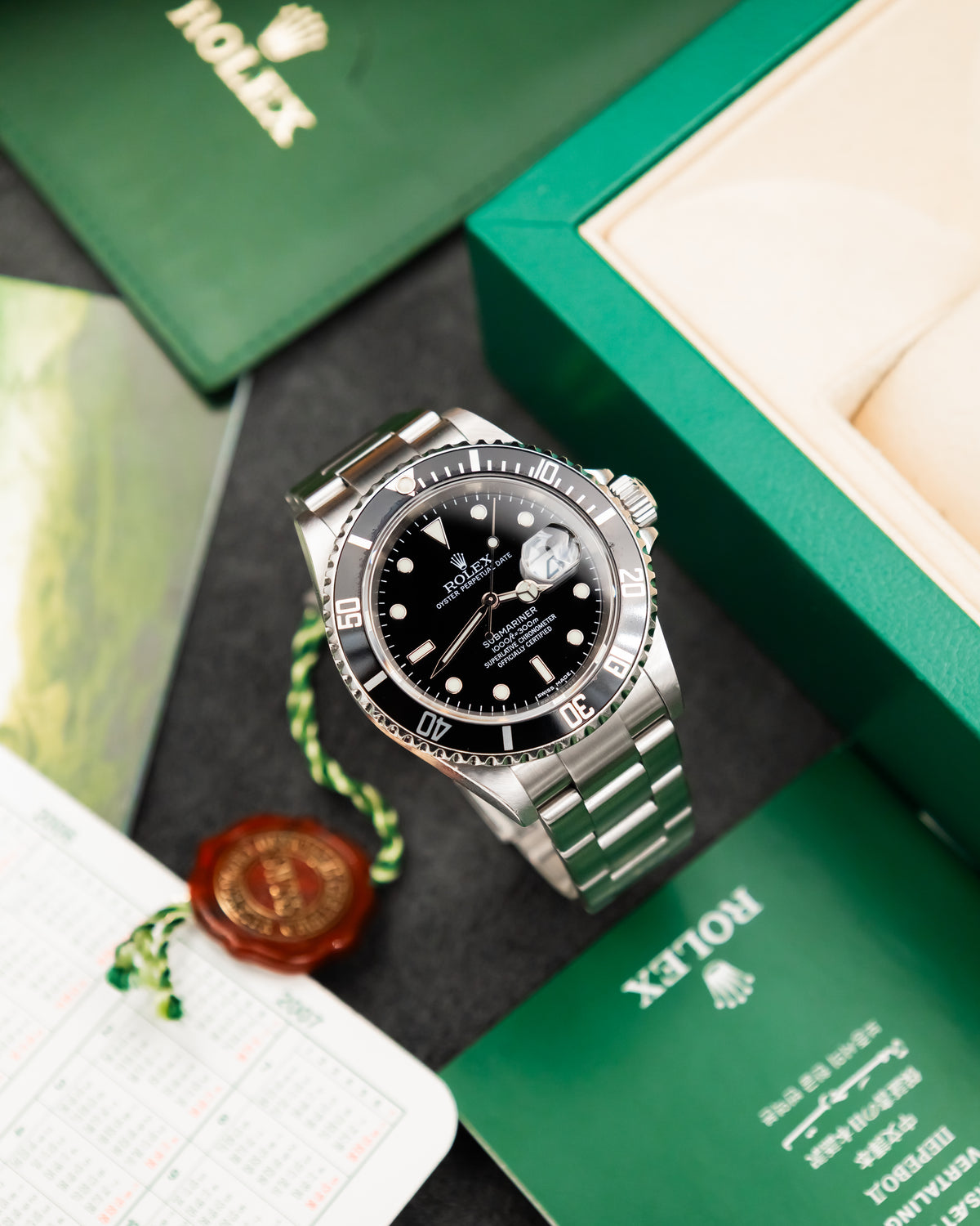 Rolex 16610T Submariner Date - black Swiss made dial