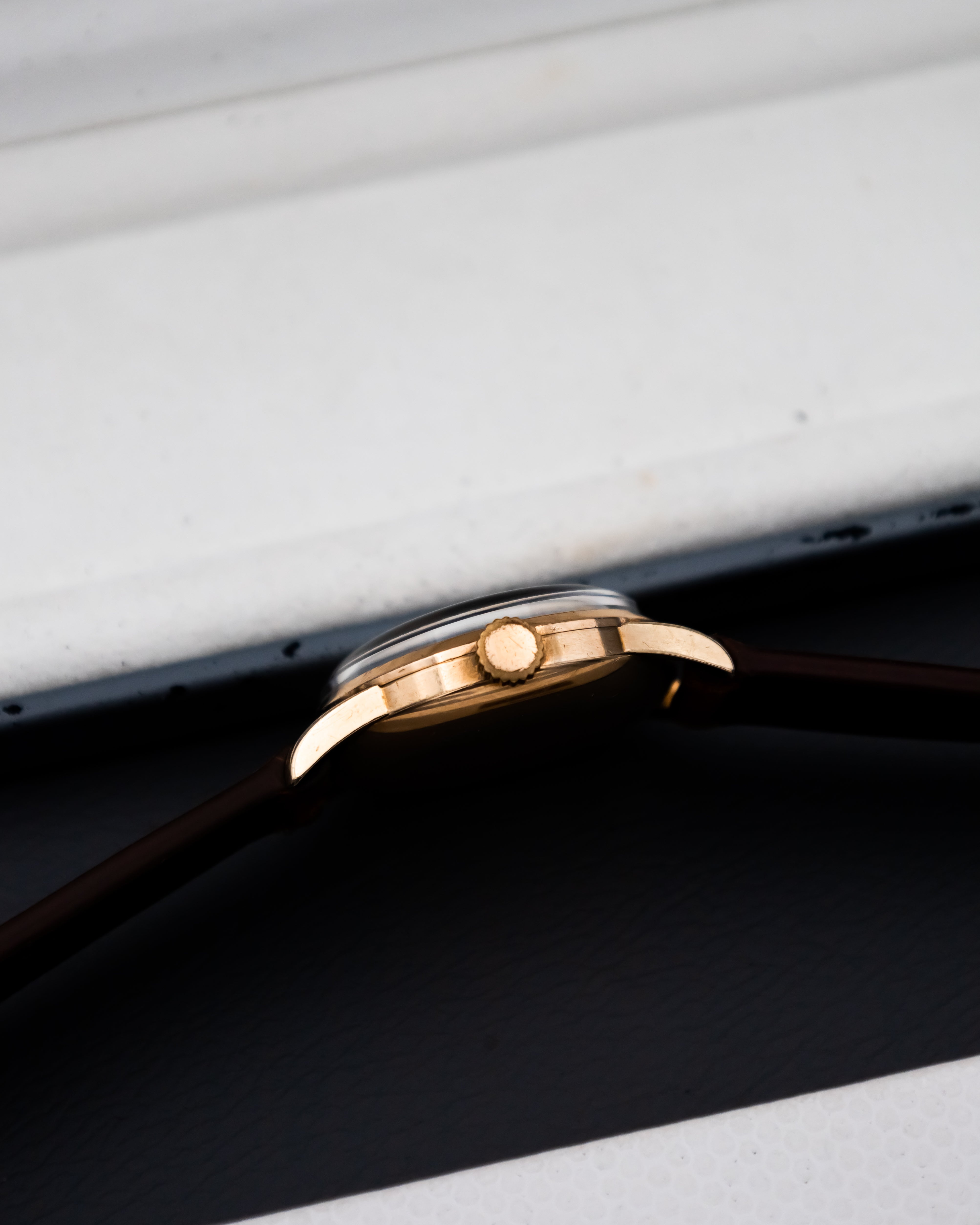 Omega 2513 - 7 - champagne dial