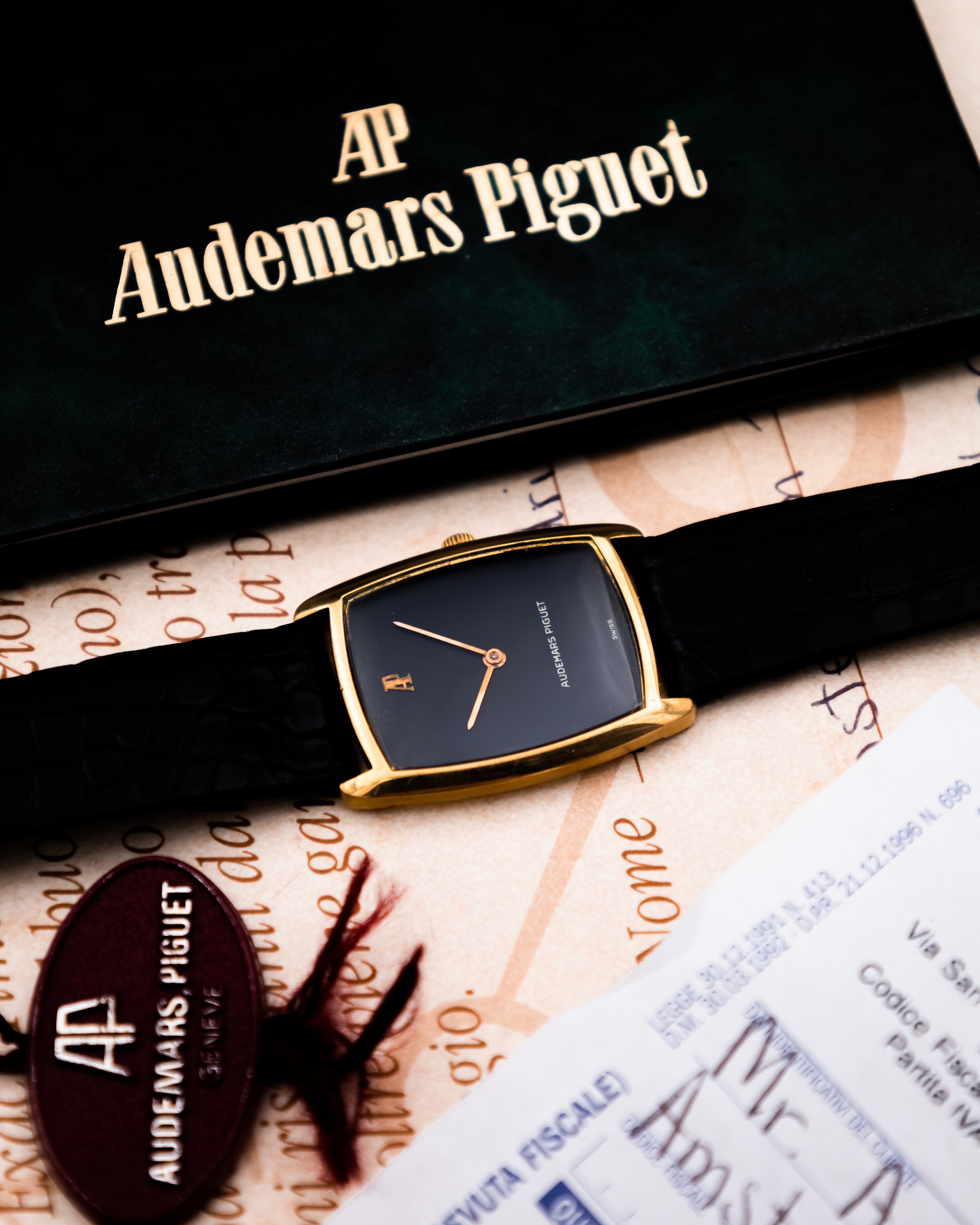 Audemars Piguet 18k gold - Black dial