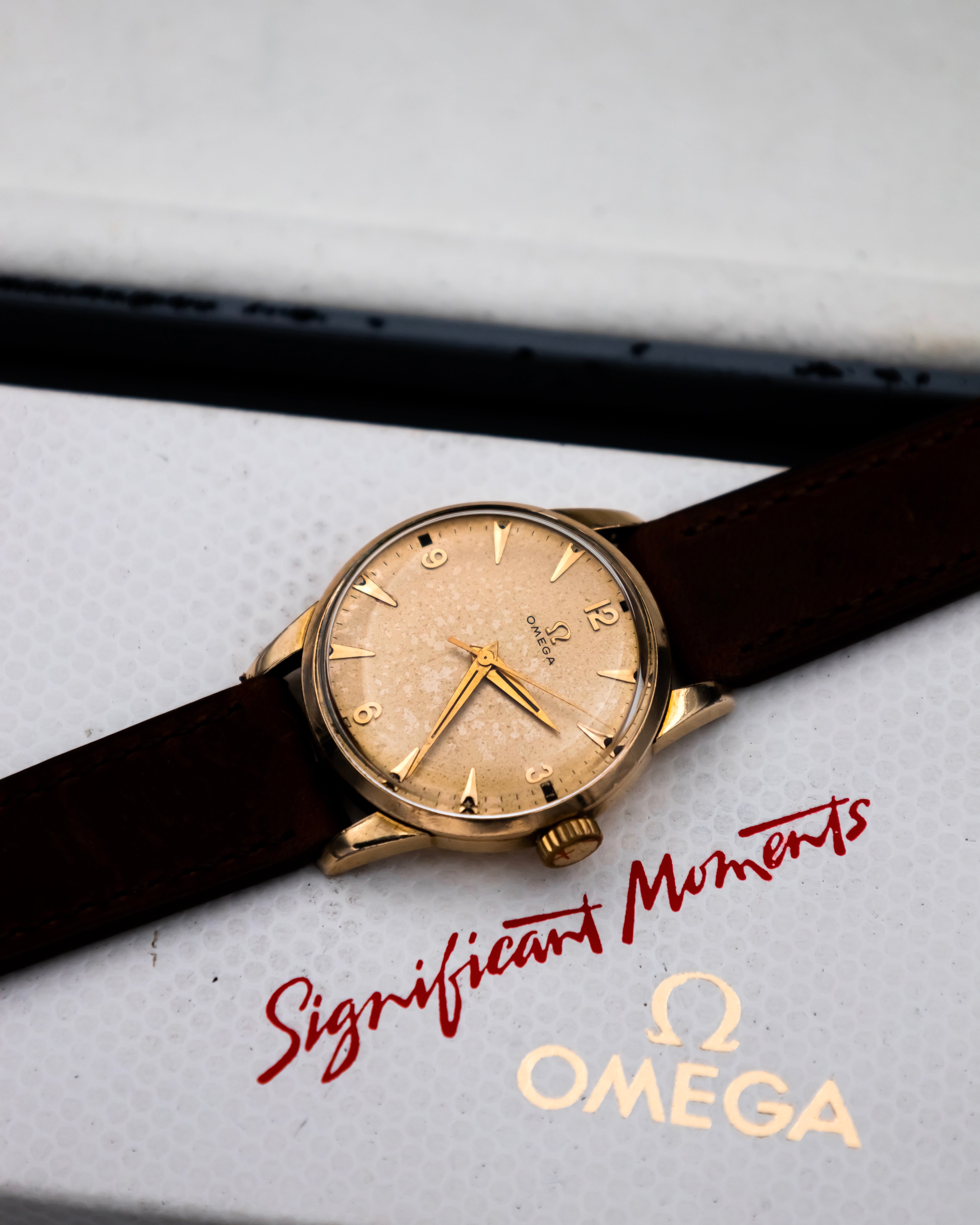 Omega 2513 - 7 - champagne dial