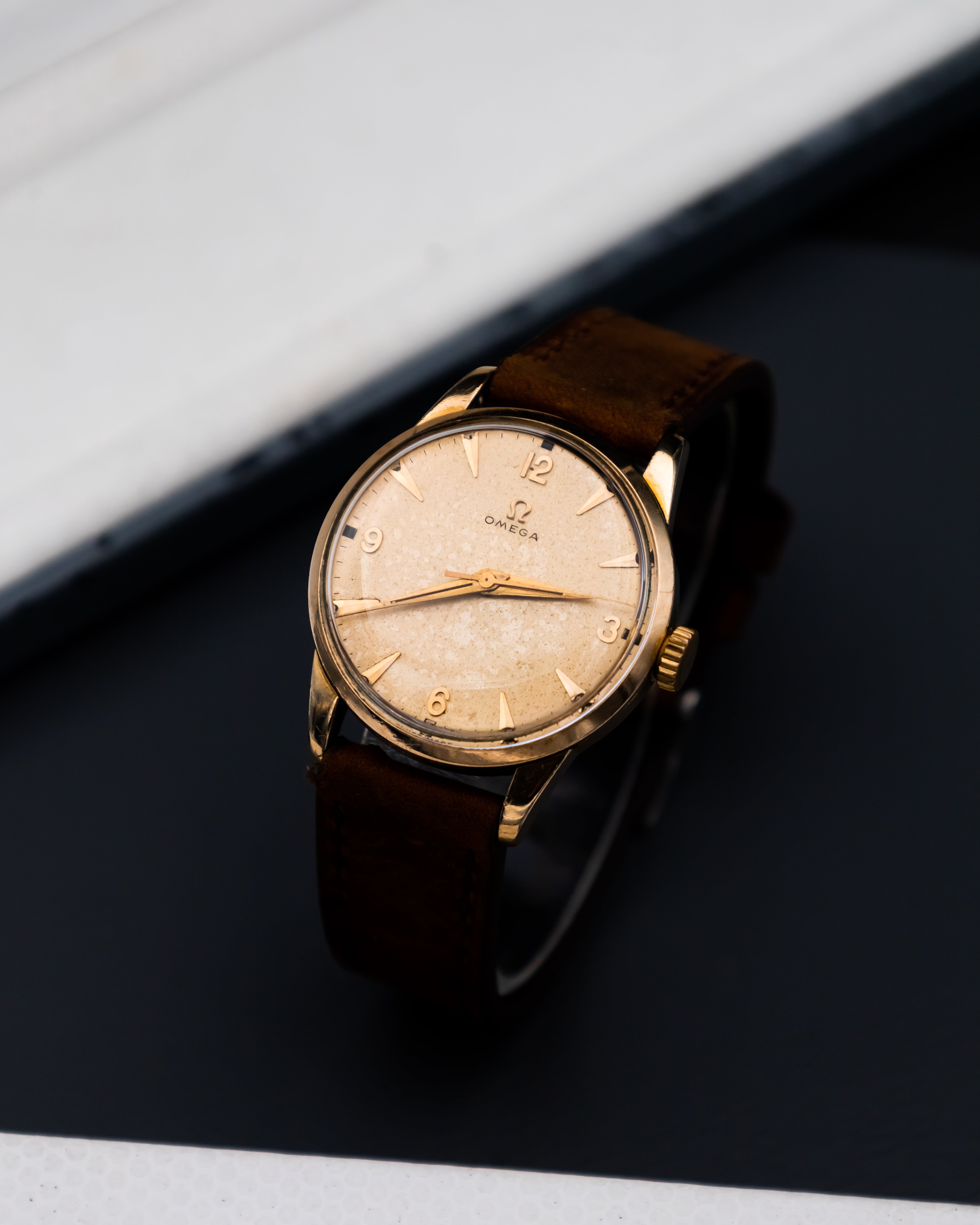 Omega 2513 - 7 - champagne dial
