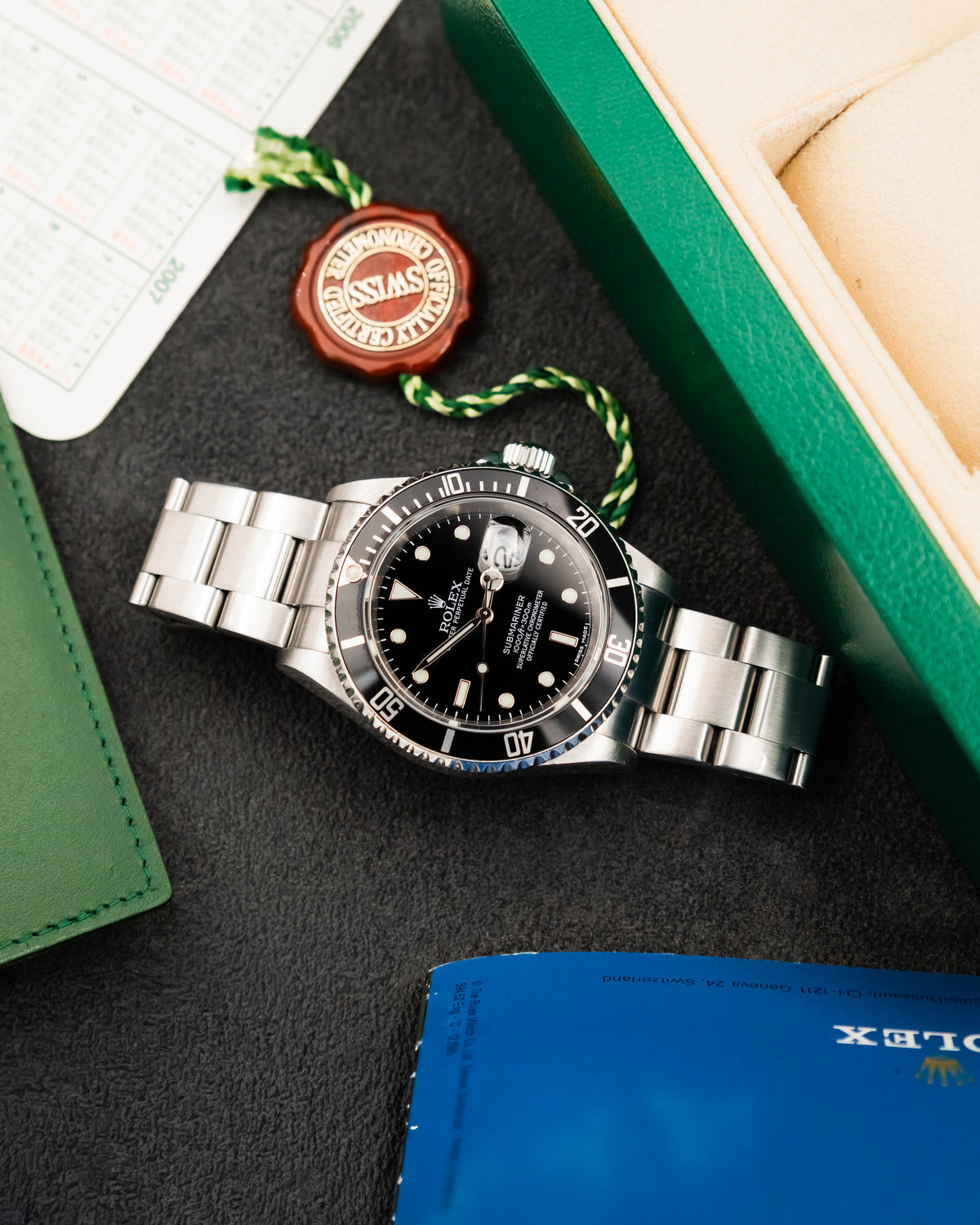 Rolex 16610T Submariner Date - black Swiss made dial