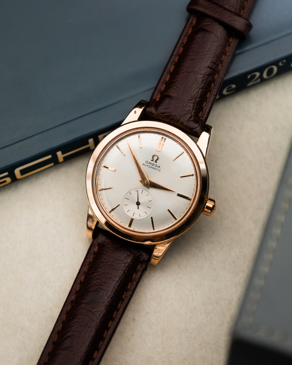 Omega 2657 SC Bumper Rose Gold - white dial