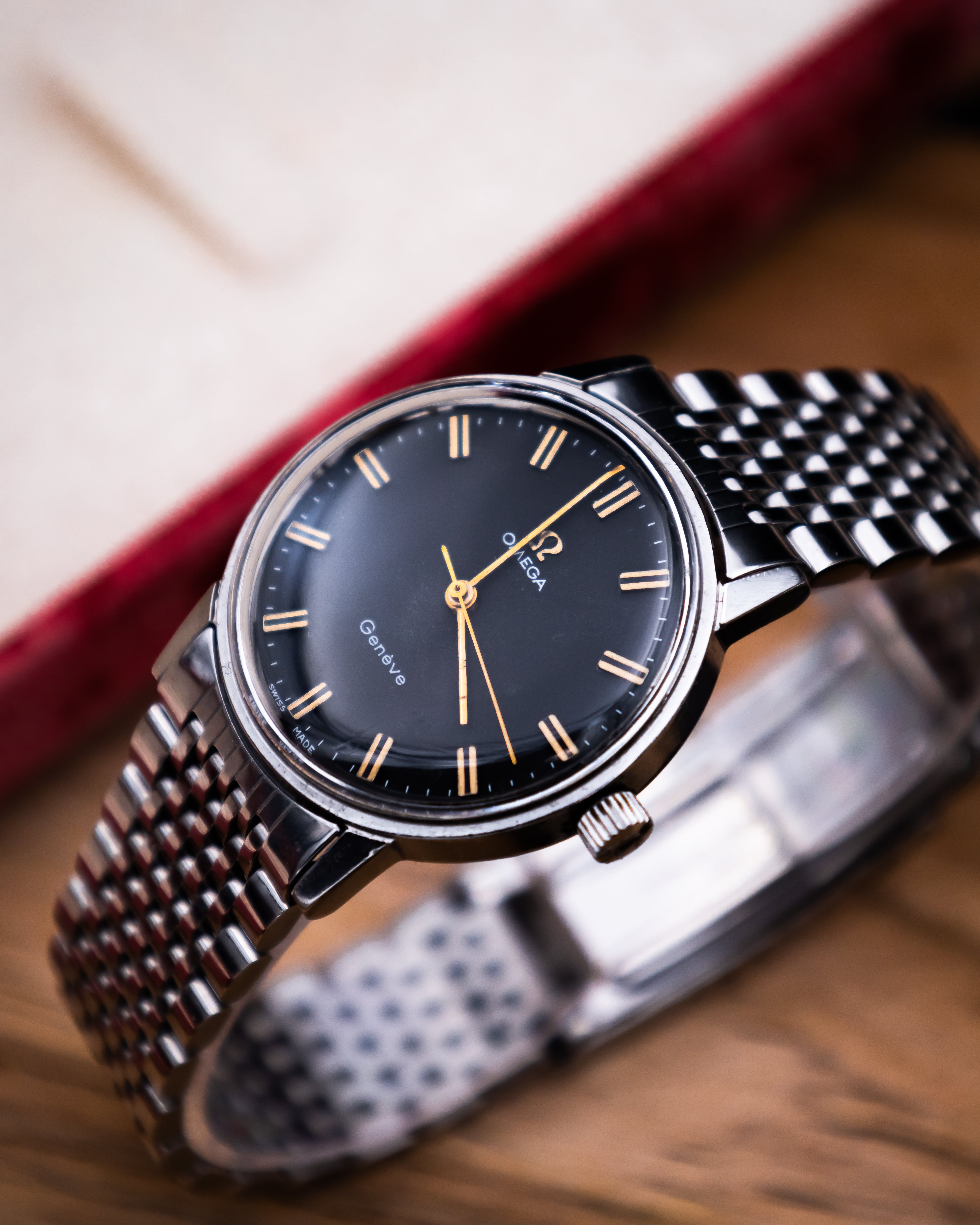 Omega 135.011 Genève - black dial