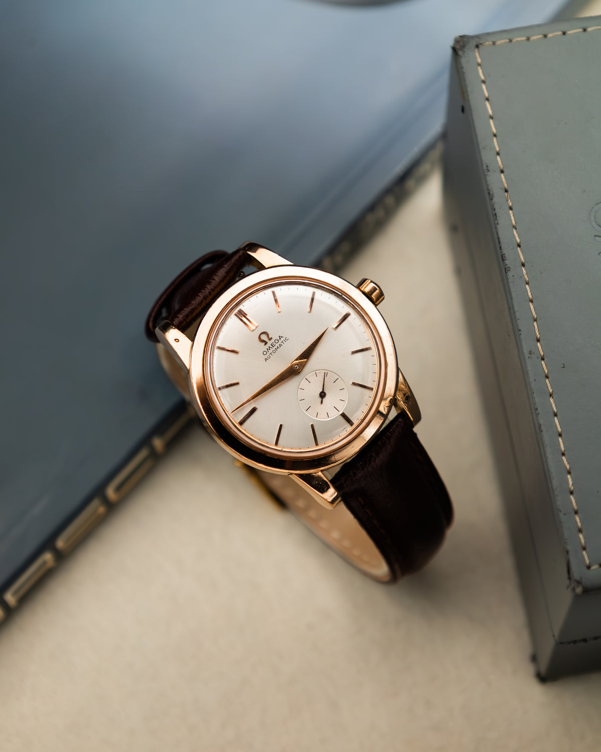 Omega 2657 SC Bumper Rose Gold - white dial