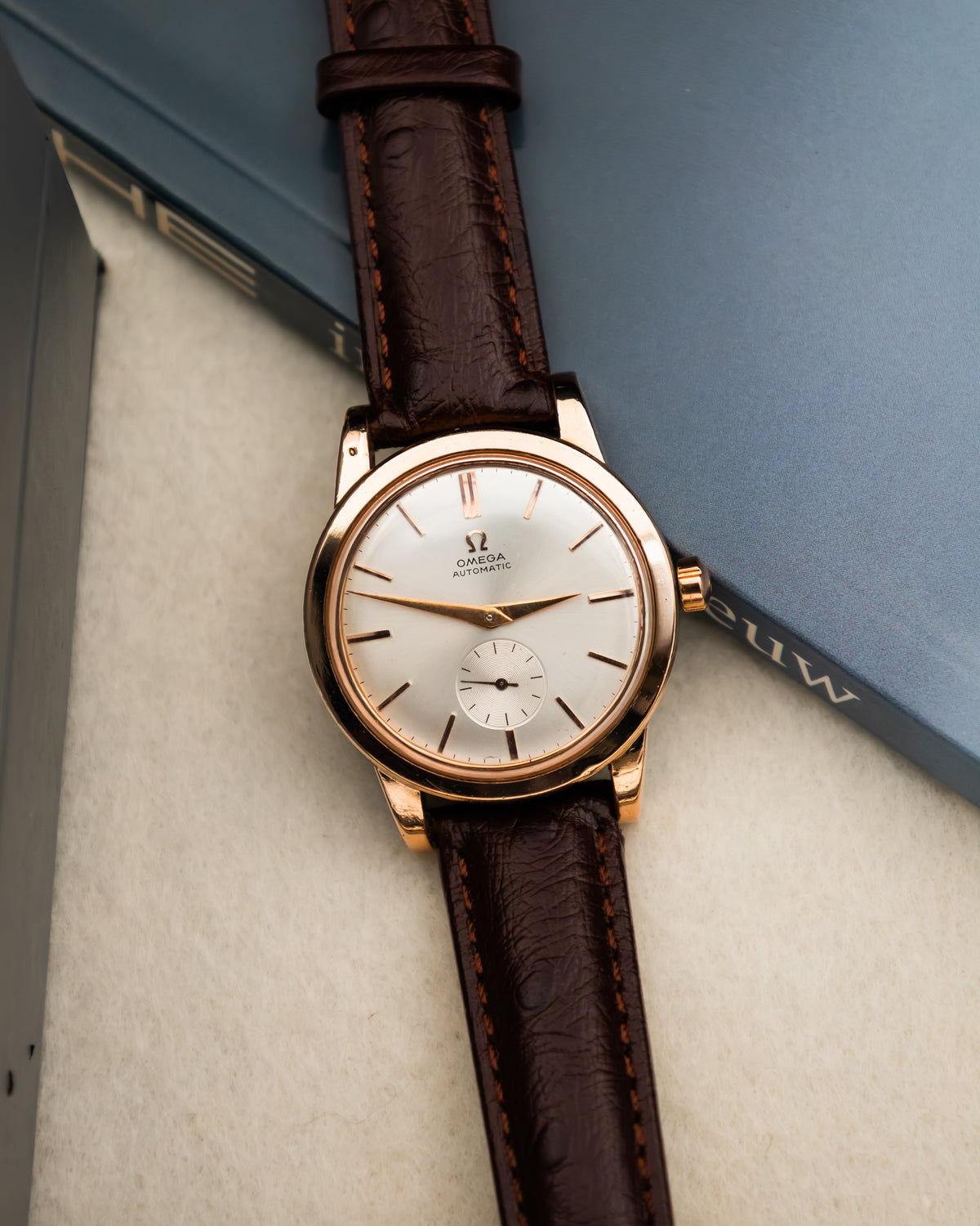 Omega 2657 SC Bumper Rose Gold - white dial