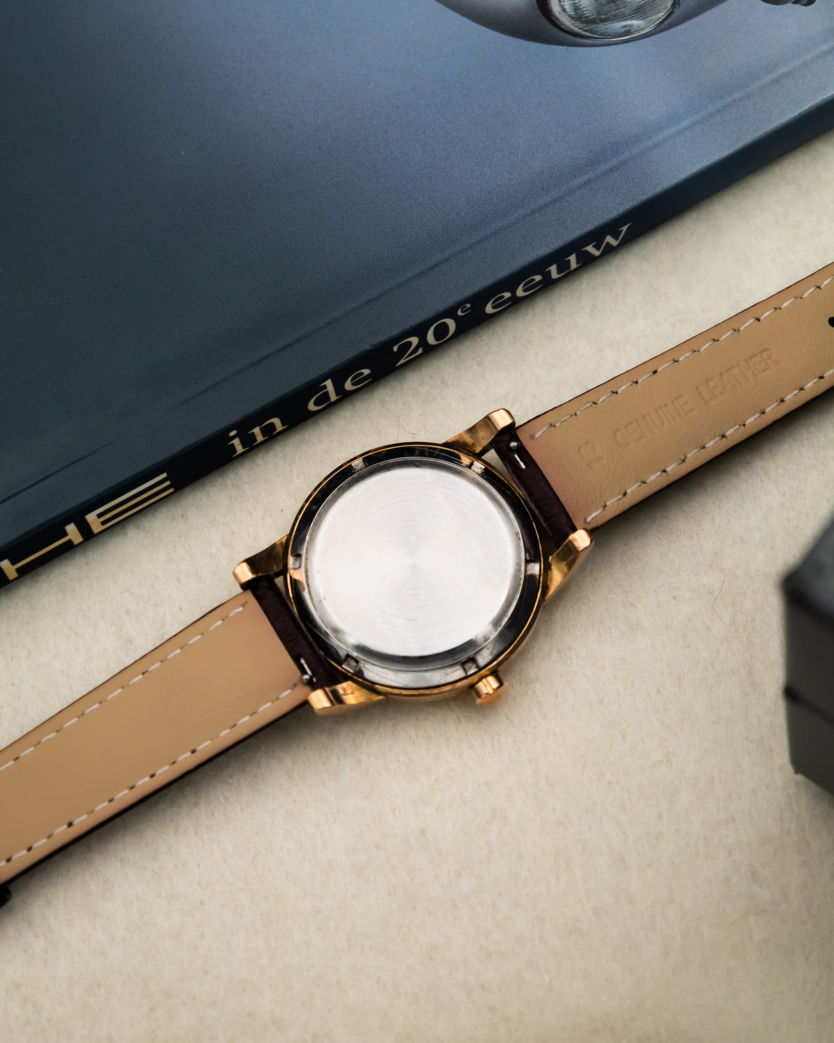 Omega 2657 SC Bumper Rose Gold - white dial