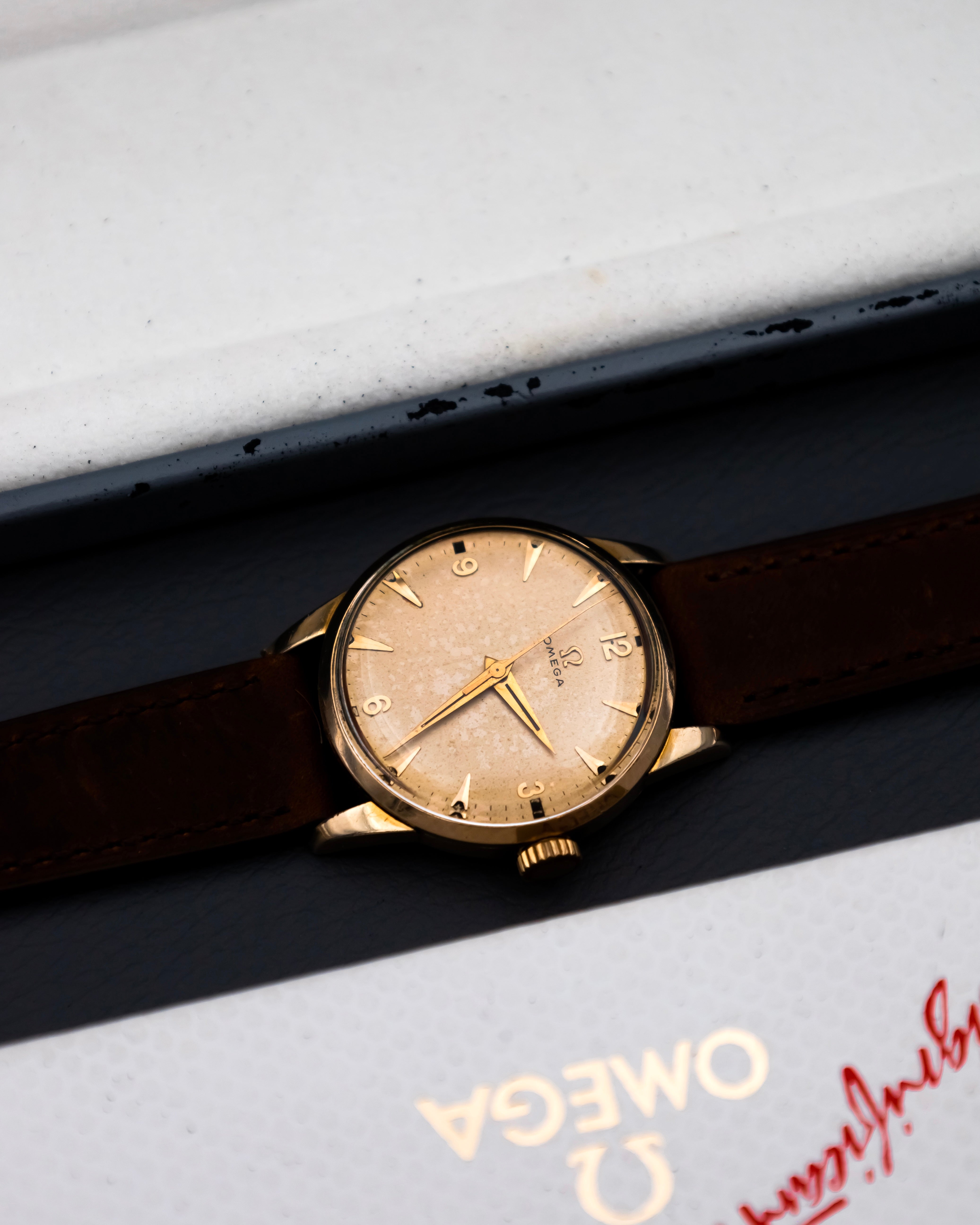 Omega 2513 - 7 - champagne dial