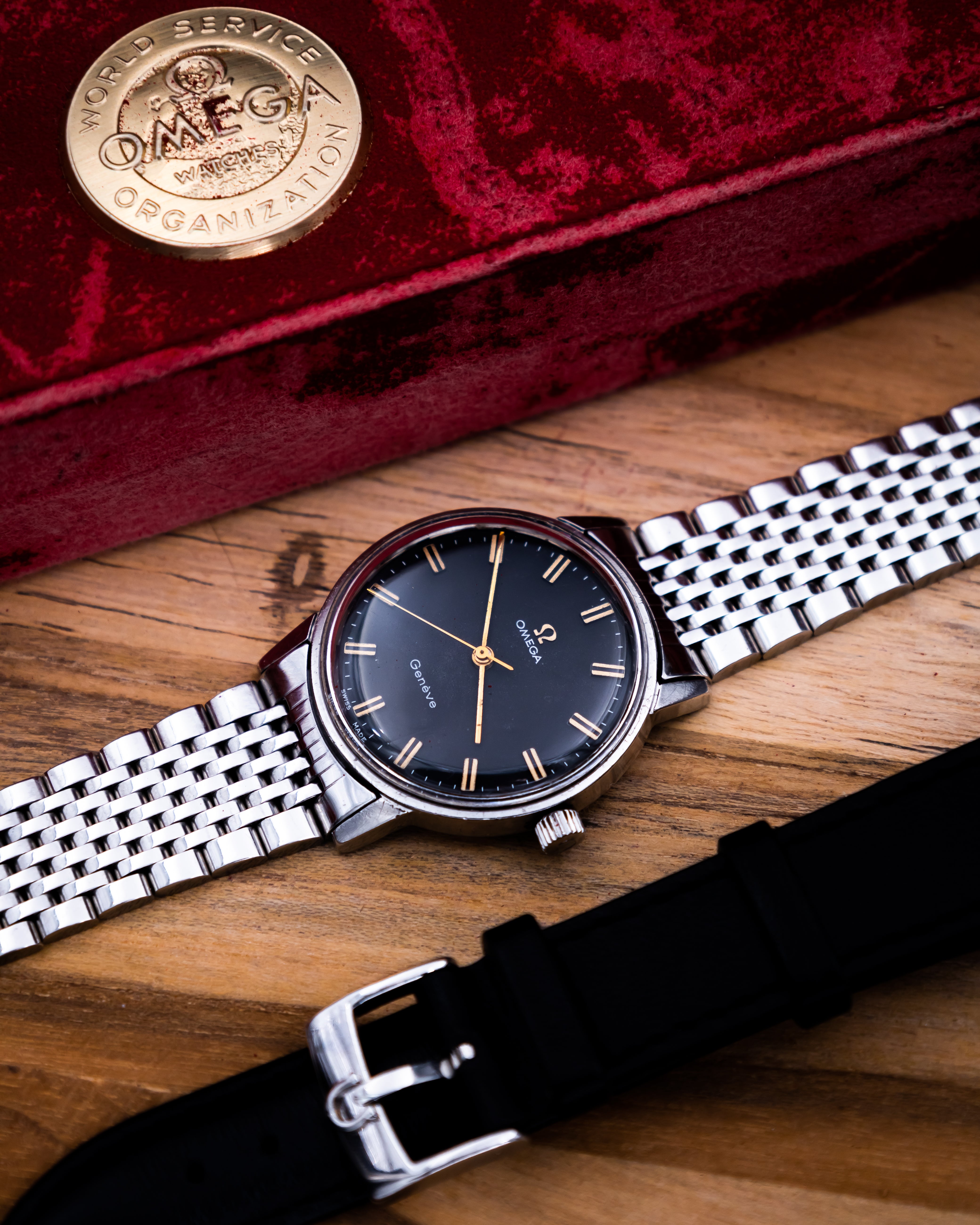 Omega 135.011 Genève - black dial