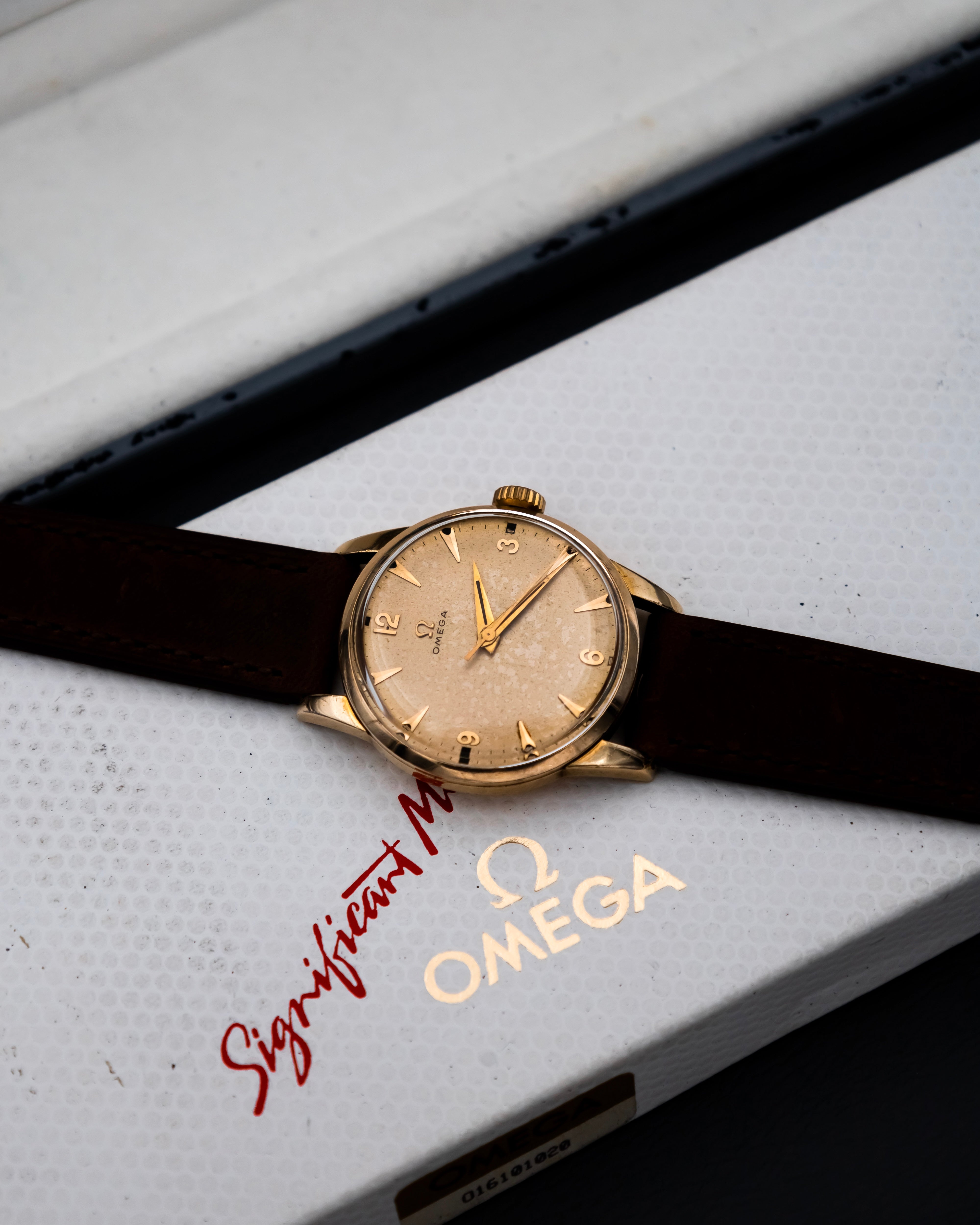 Omega 2513 - 7 - champagne dial