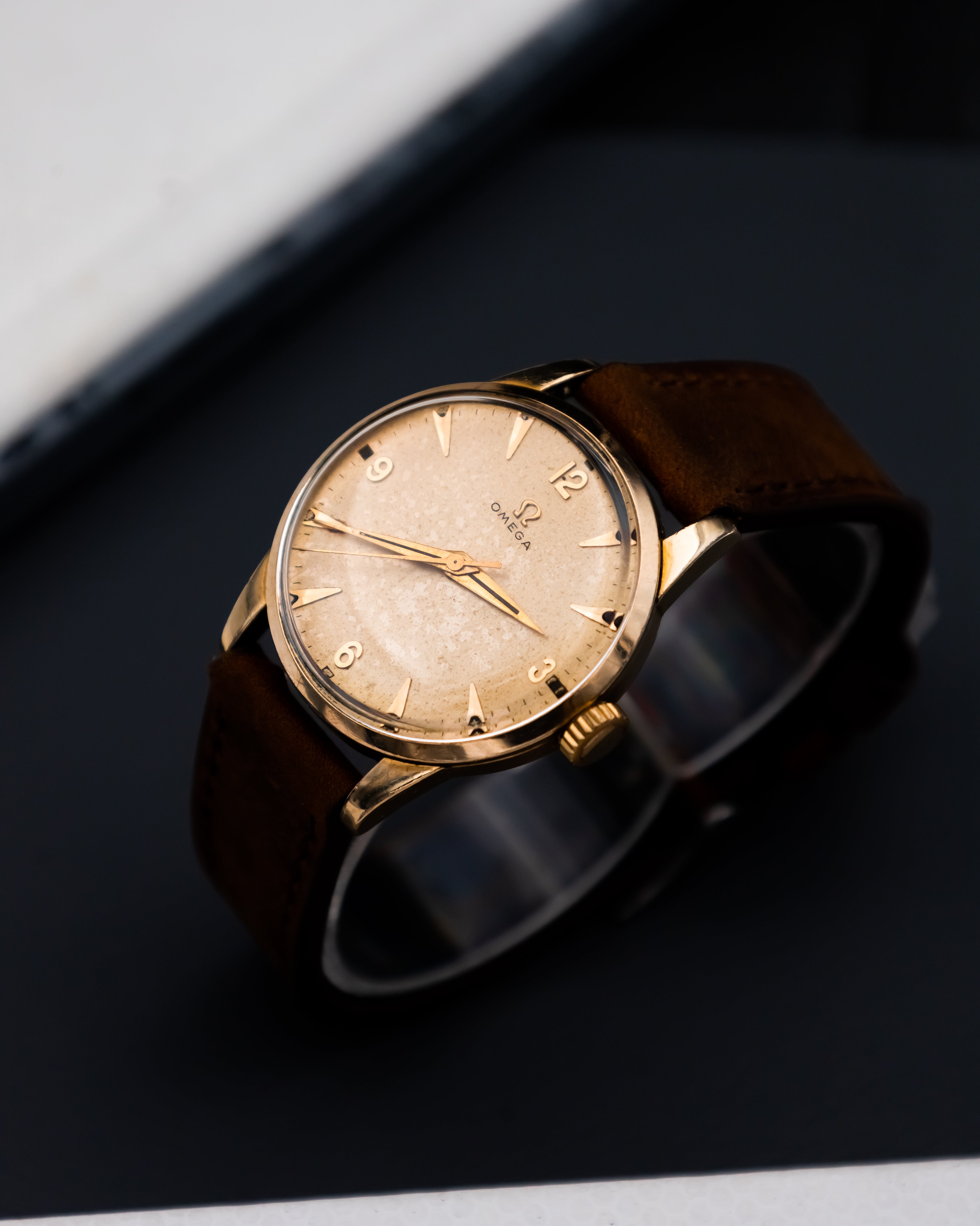 Omega 2513 - 7 - champagne dial
