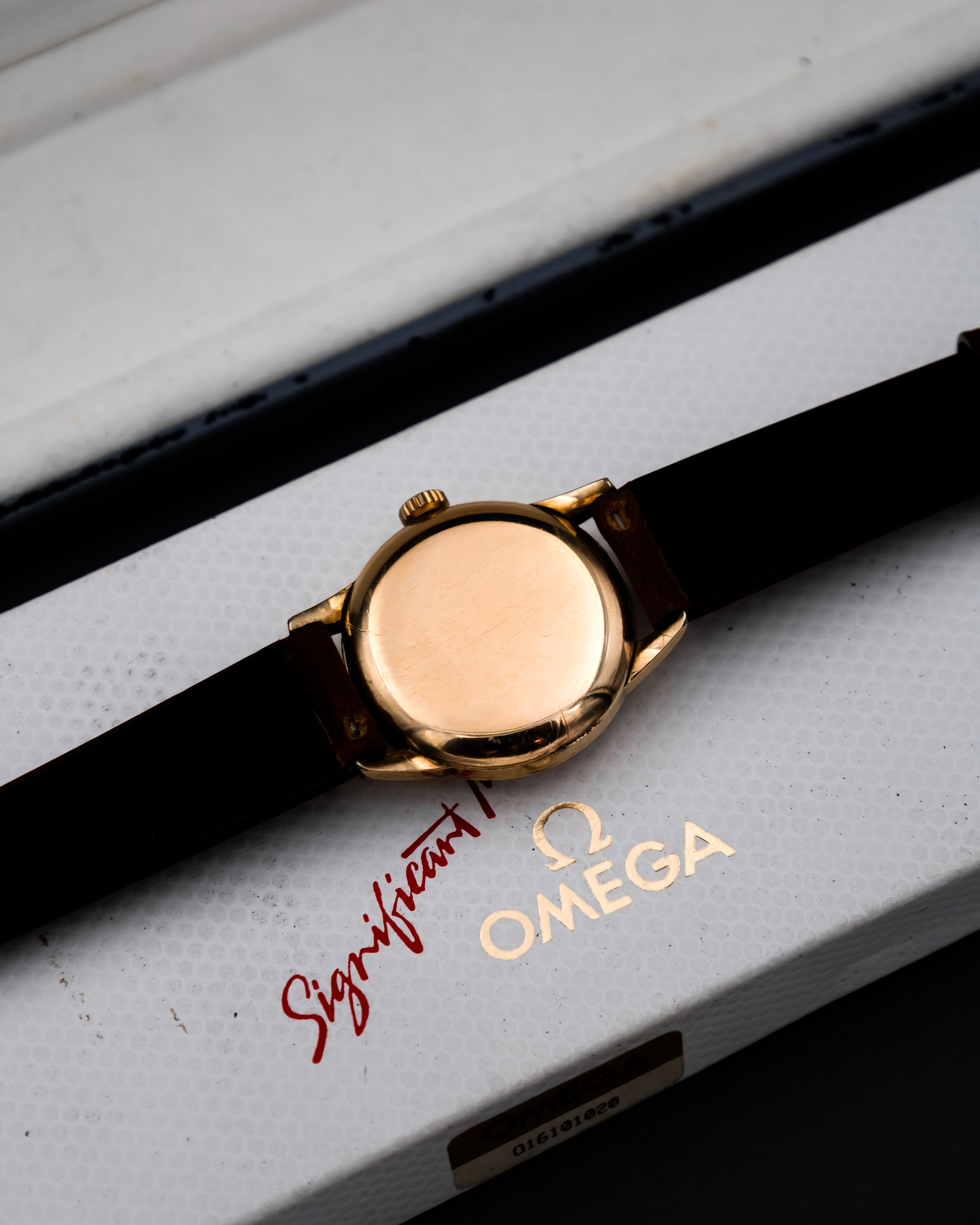 Omega 2513 - 7 - champagne dial