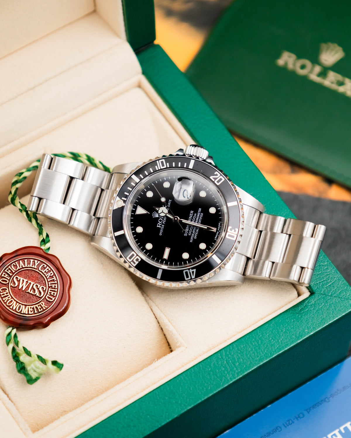 Rolex 16610T Submariner Date - black Swiss made dial