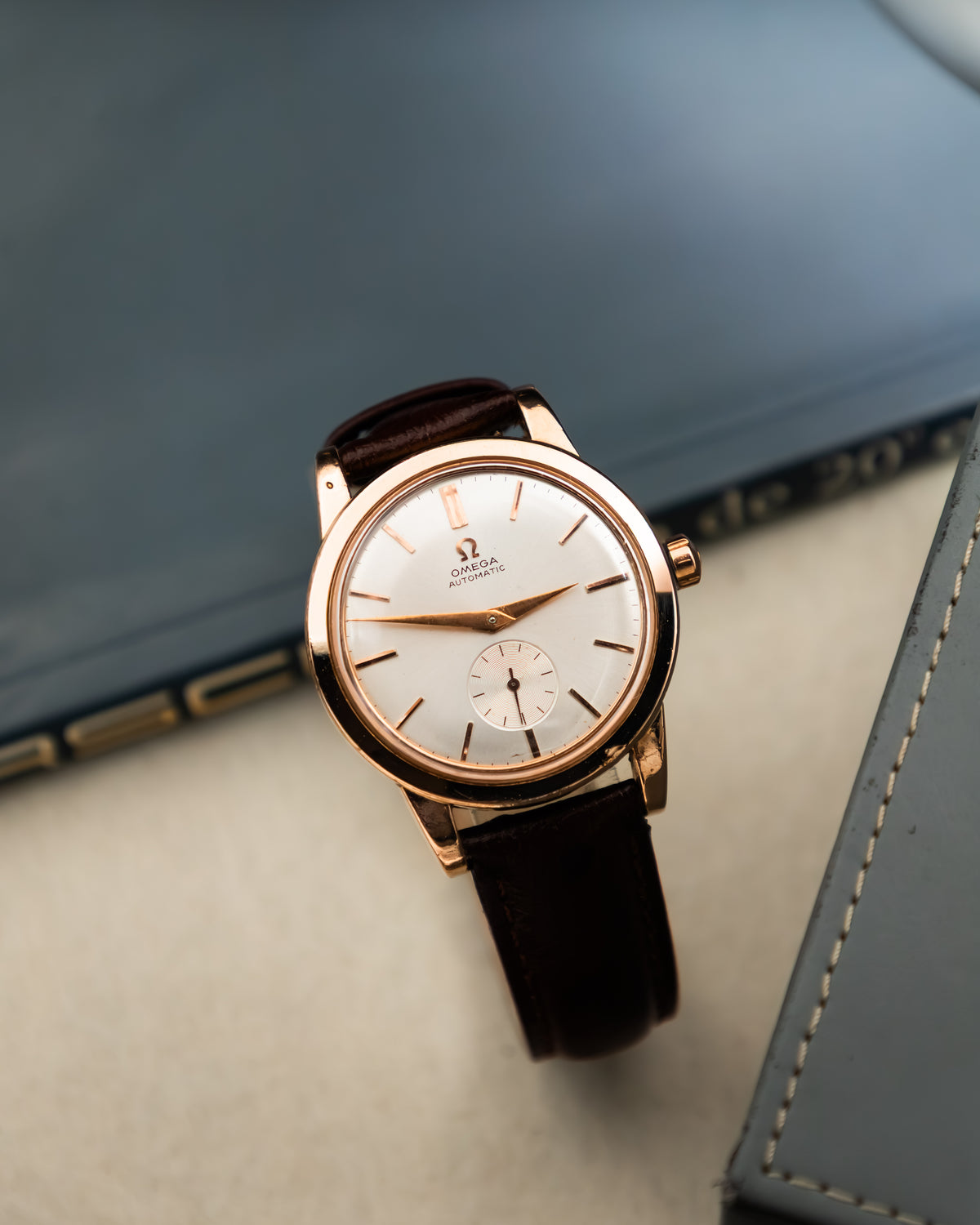 Omega 2657 SC Bumper Rose Gold - white dial